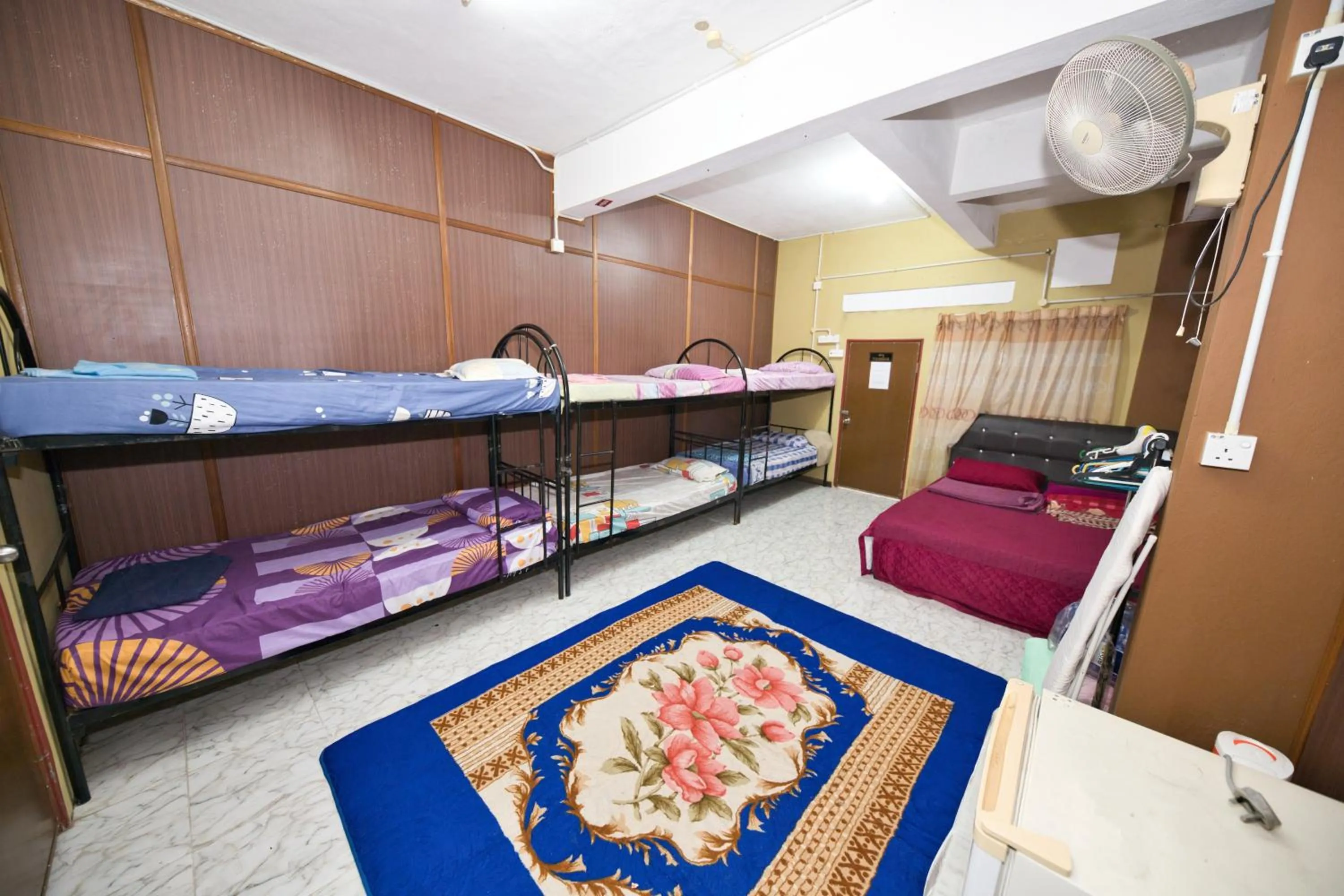 Bedroom in OYO 90915 Ilham Villa