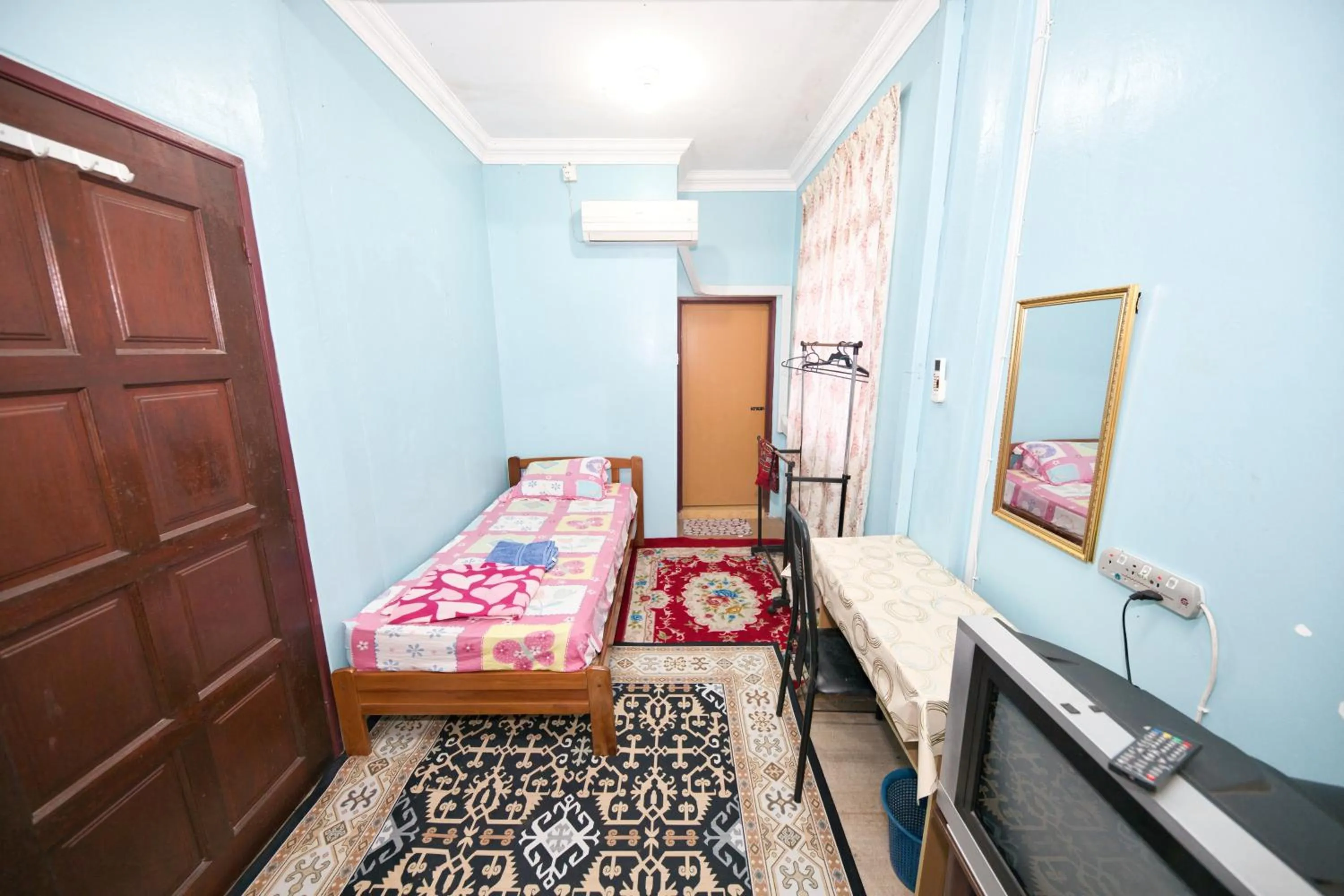 Bedroom in OYO 90915 Ilham Villa