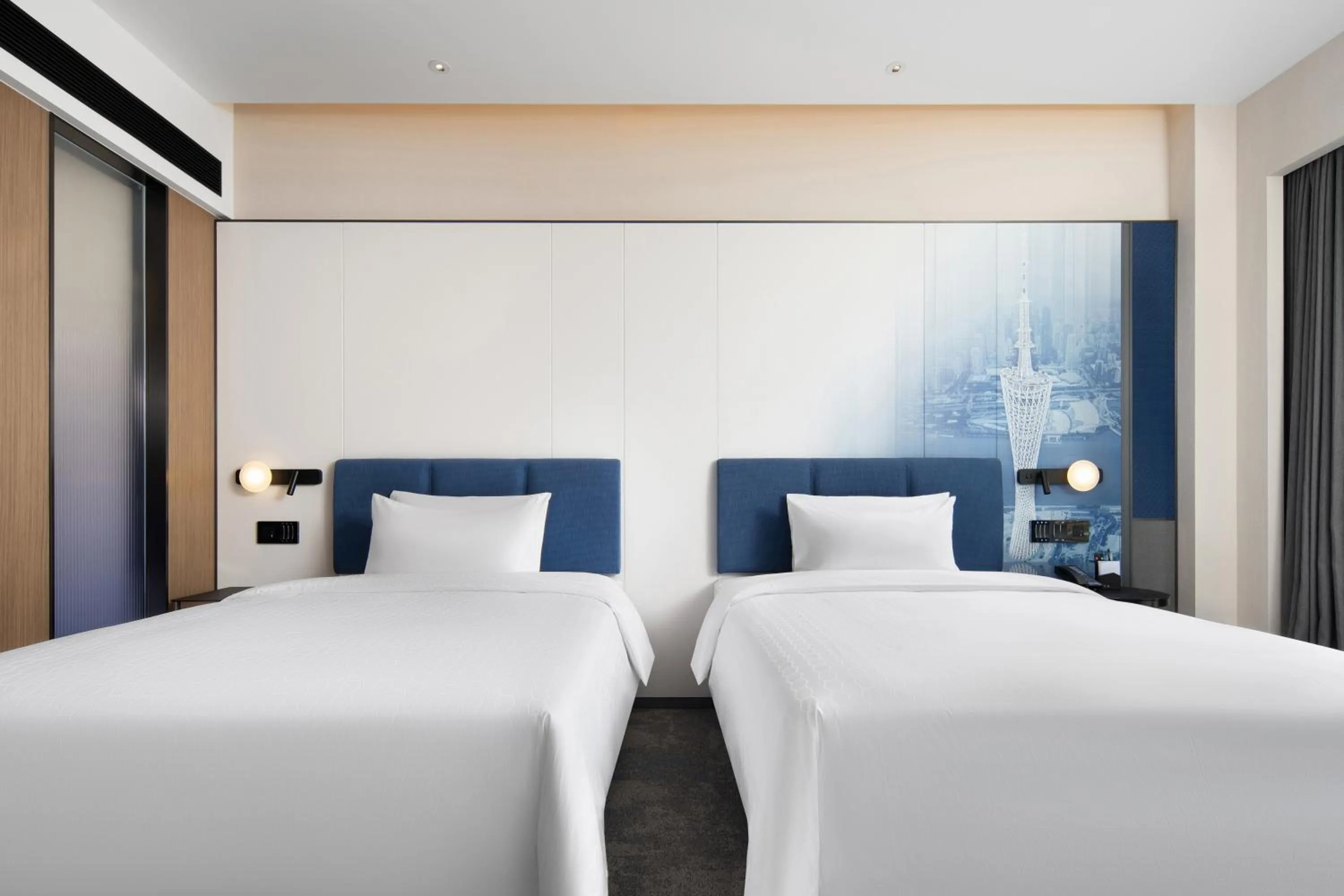 Bed in Hampton by Hilton Guangzhou Renhe Baiyun Airport-Free Shuttle Bus During The Canton Fair