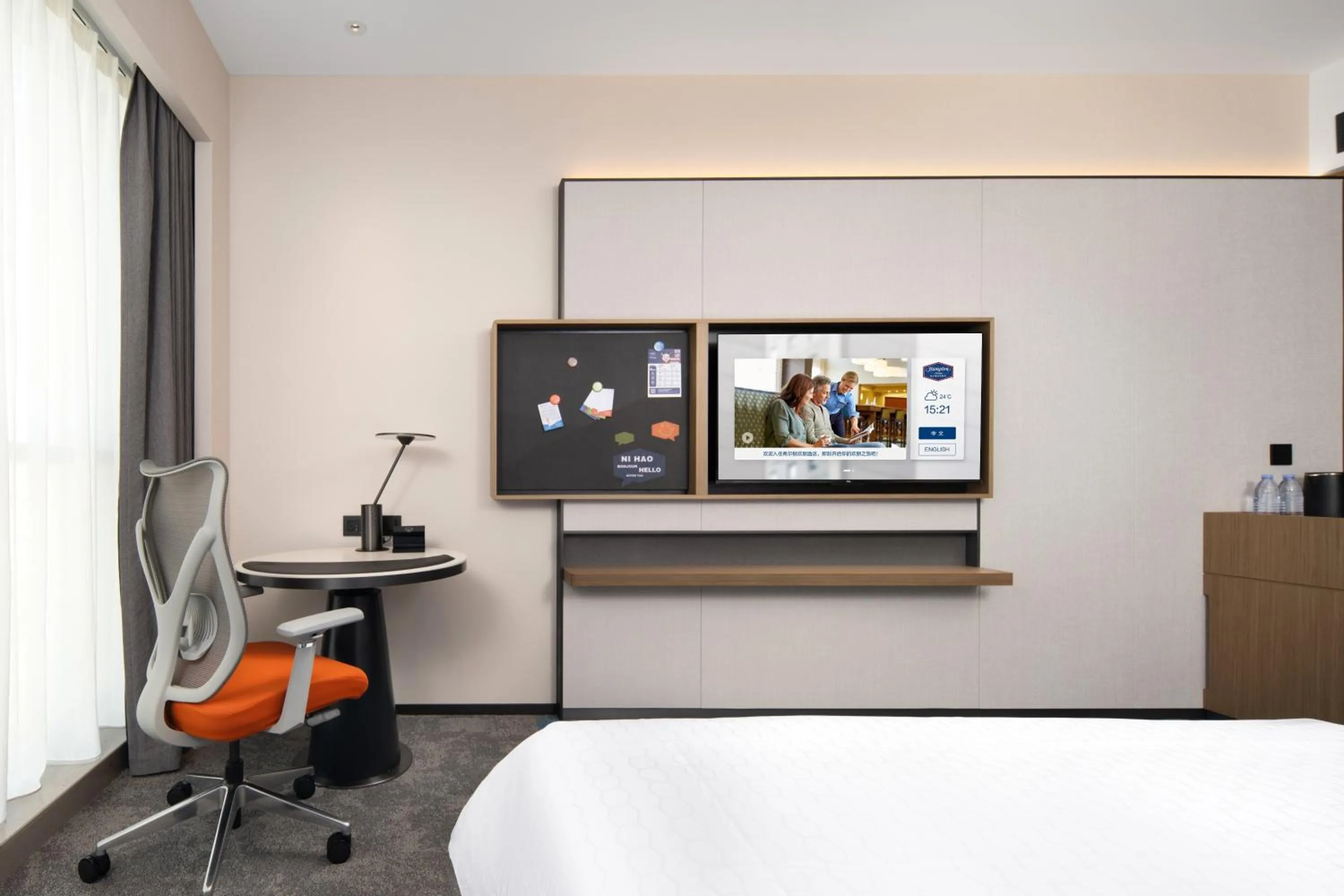 Bed in Hampton by Hilton Guangzhou Renhe Baiyun Airport-Free Shuttle Bus During The Canton Fair