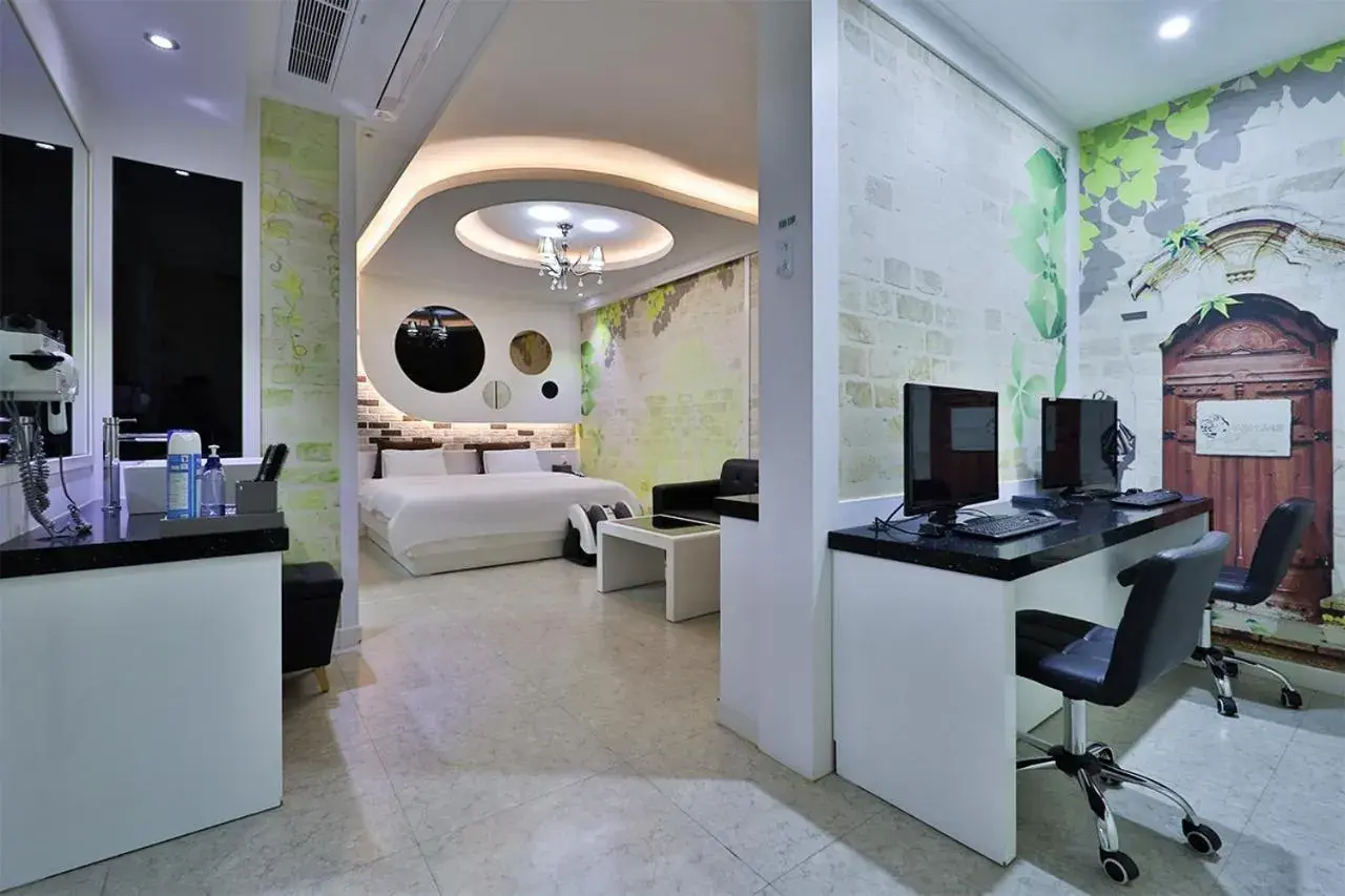 Deluxe Double Room in G&G Hotel Deluxe Double Room in G&G Hotel