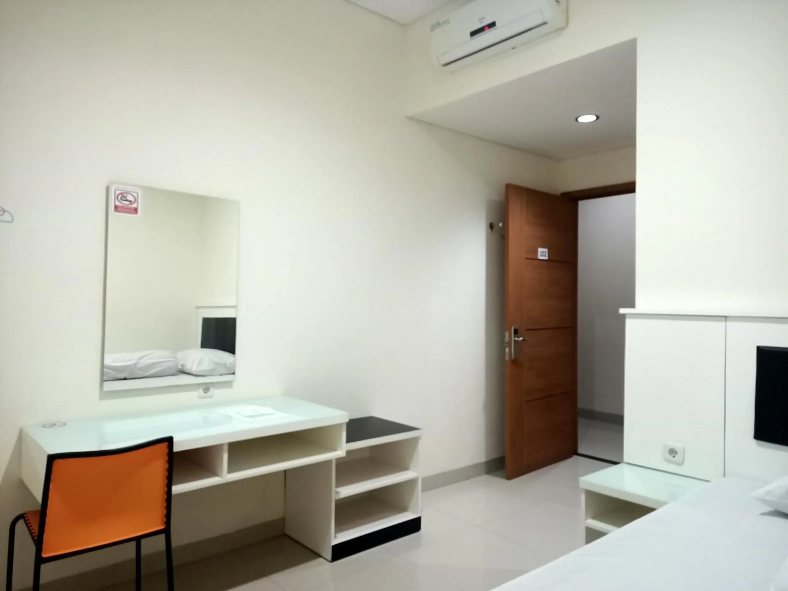 Bedroom, Bed in Hotel O Millow Kost Near Gedung Rektorat IAIN PAREPARE