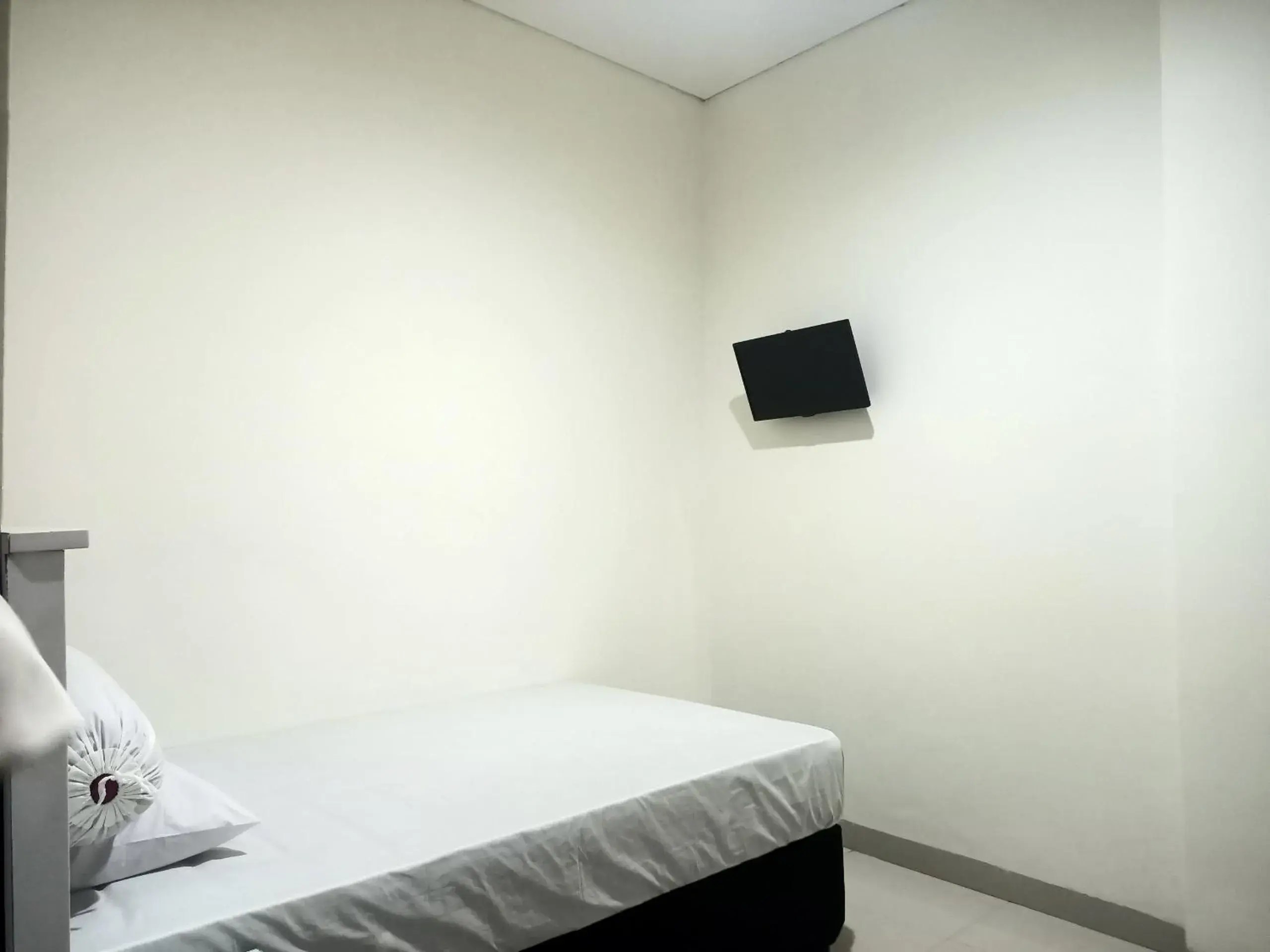 Standard Double Room in Hotel O Millow Kost Near Gedung Rektorat IAIN PAREPARE Standard Double Room in Hotel O Millow Kost Near Gedung Rektorat IAIN PAREPARE