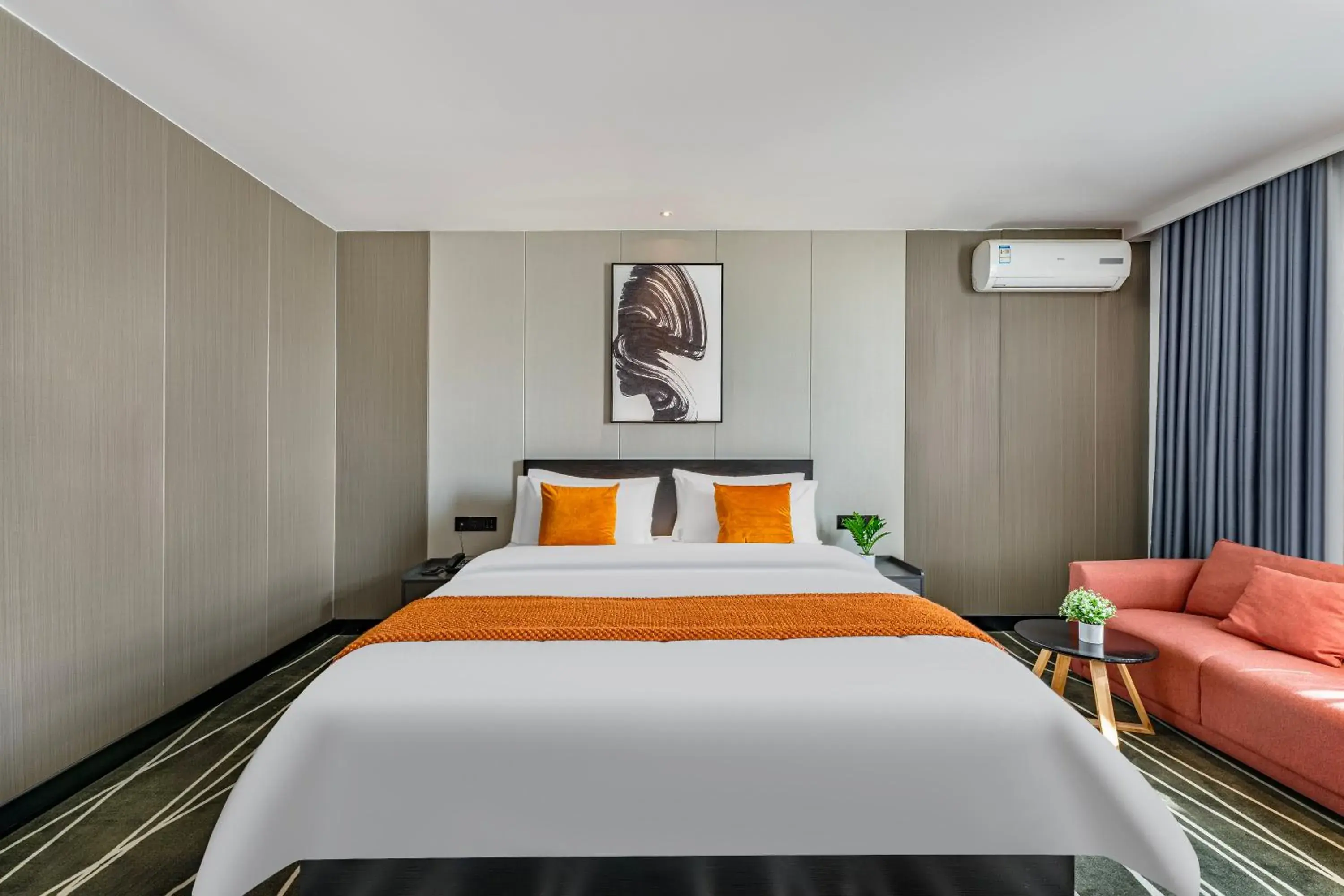 Deluxe Queen Room in Boyue Miyazaki Hotel - Guangzhou Baiyun International Airport Deluxe Queen Room in Boyue Miyazaki Hotel - Guangzhou Baiyun International Airport