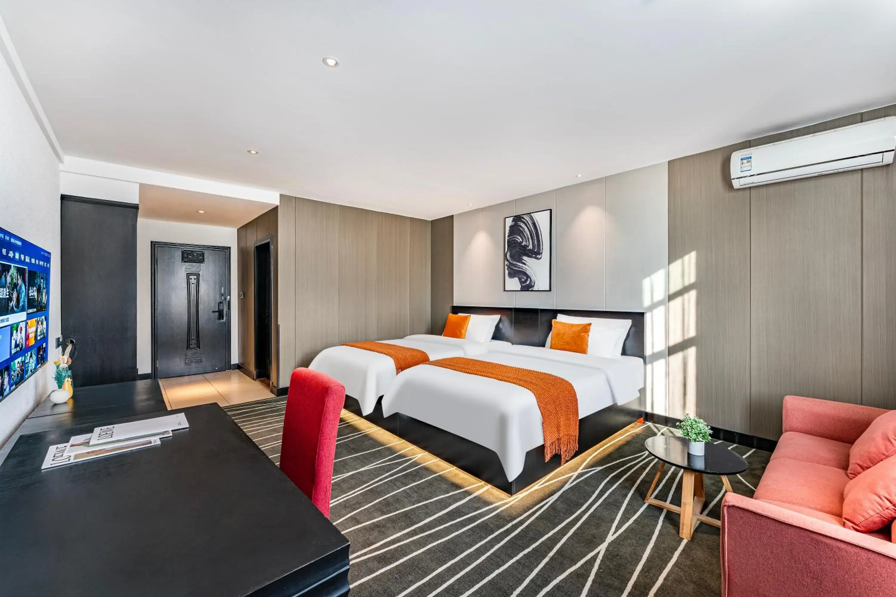 Deluxe Twin Room in Boyue Miyazaki Hotel - Guangzhou Baiyun International Airport Deluxe Twin Room in Boyue Miyazaki Hotel - Guangzhou Baiyun International Airport