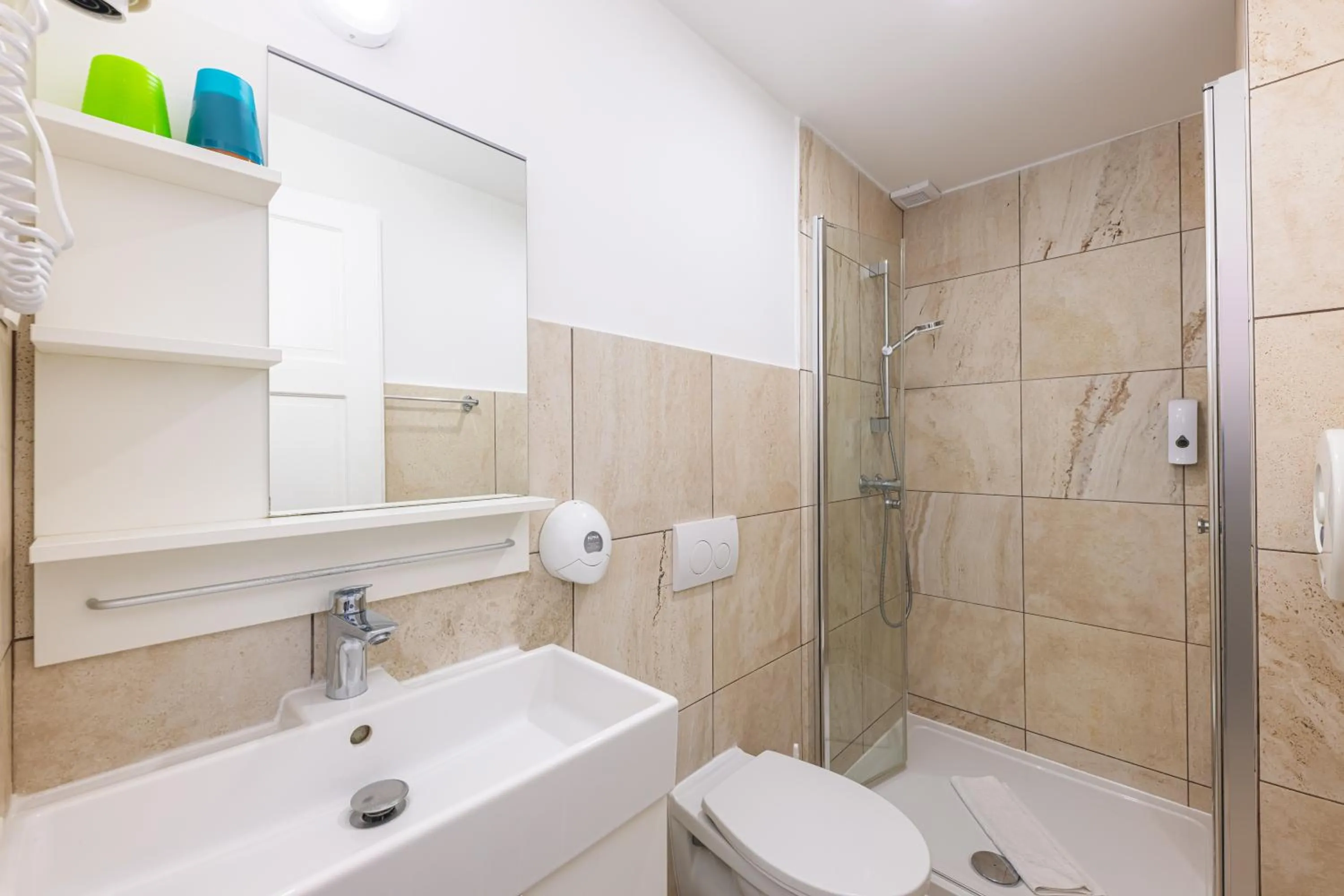 Shower in Amber Gardenview Studios Downtown