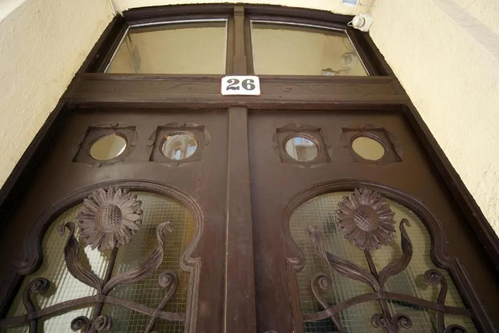 Facade/entrance in Amber Gardenview Studios Downtown