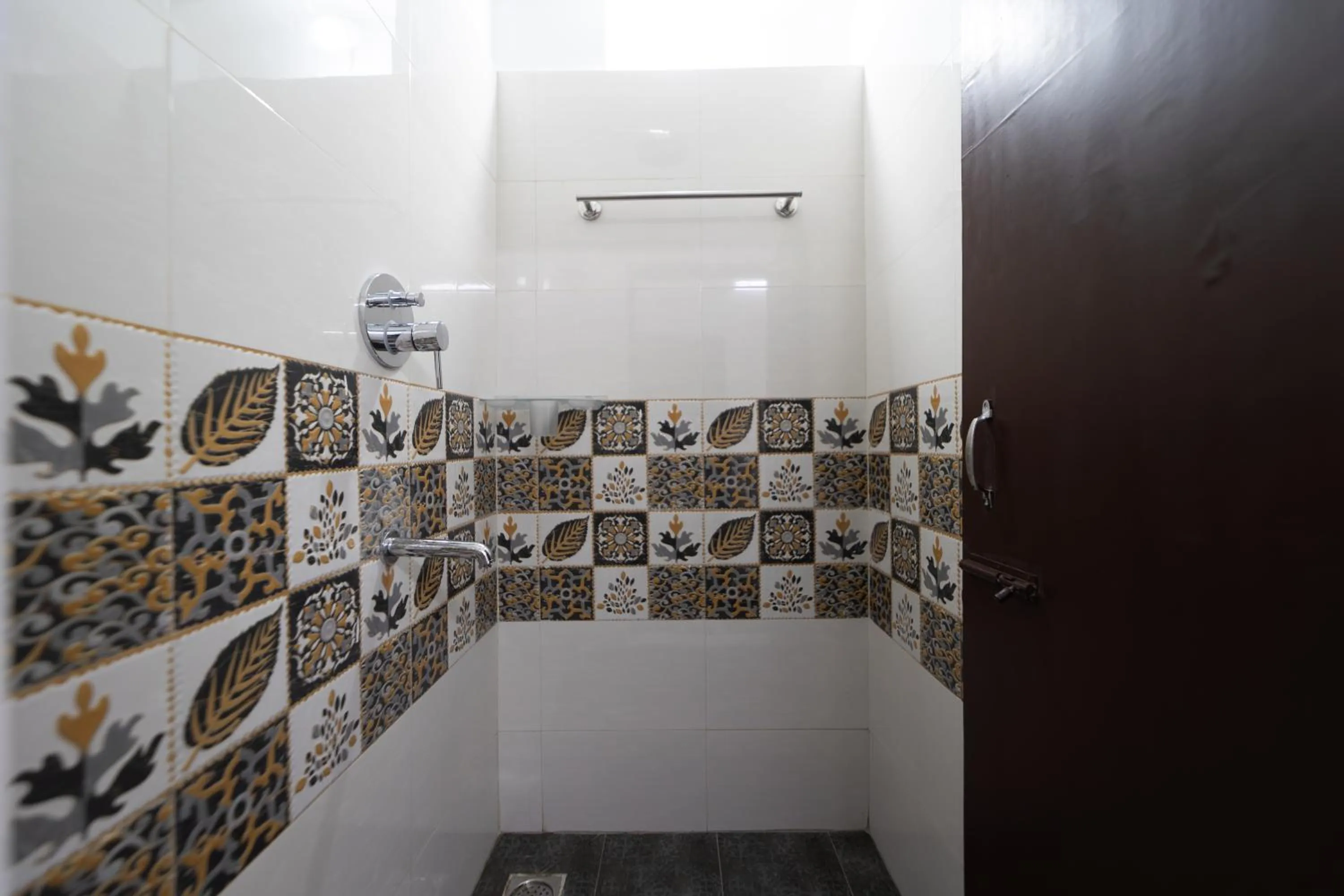 Shower in Bonne Chance Heritage Residence