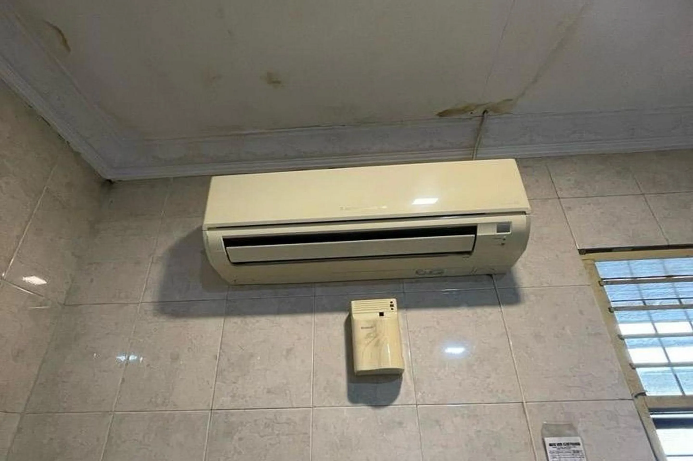 Bedroom in Hotel O Homestay Pakmuklis Syariah 2 Near Taman Mini Lhokseumawe