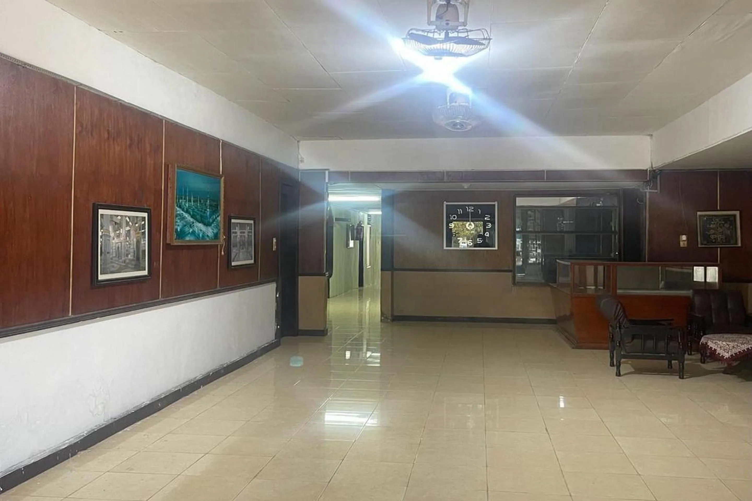 Lobby or reception in Hotel O Saril Riverside HomestayNearLapangan Musara Alun