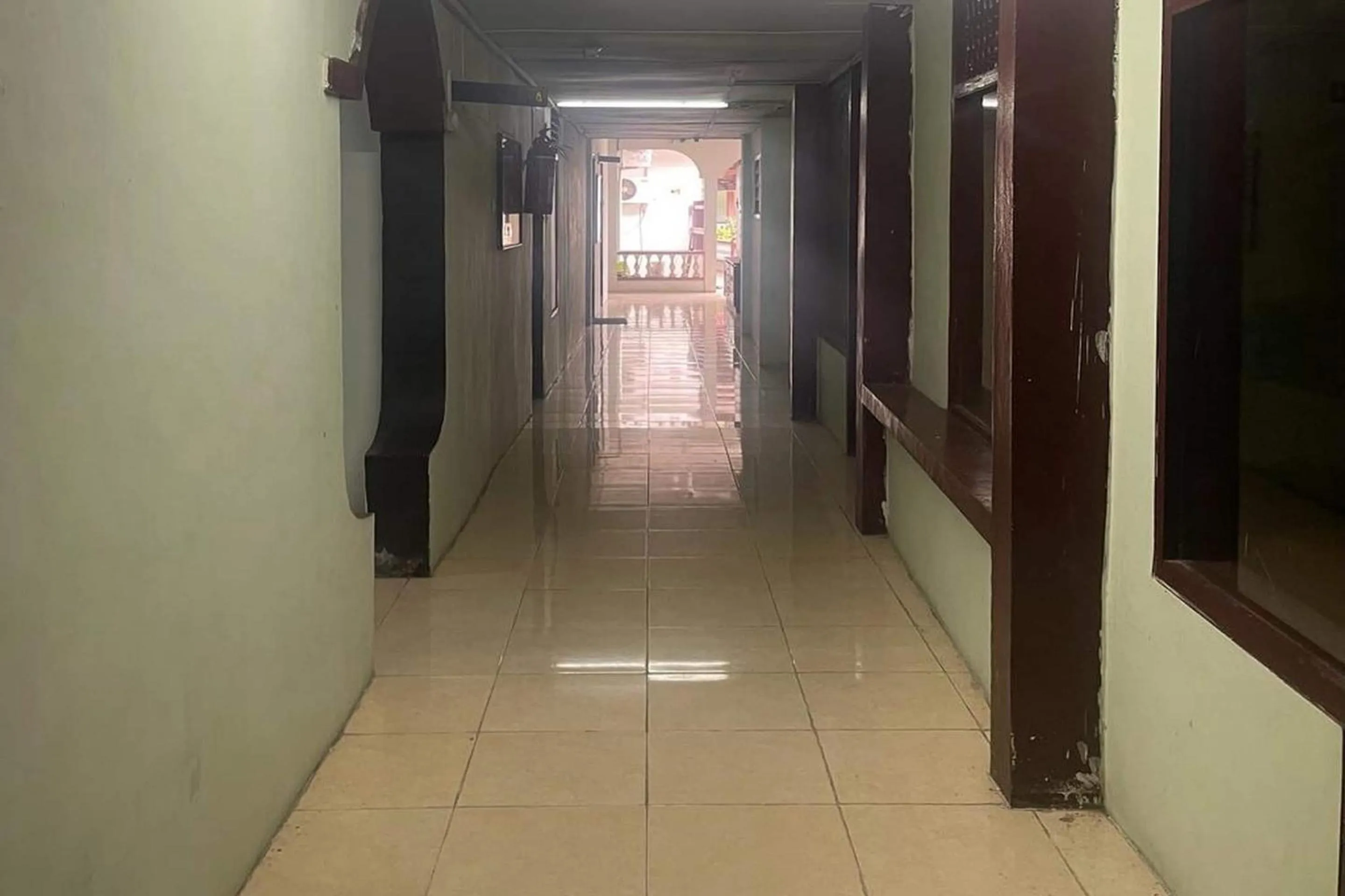 Lobby or reception in Hotel O Saril Riverside HomestayNearLapangan Musara Alun