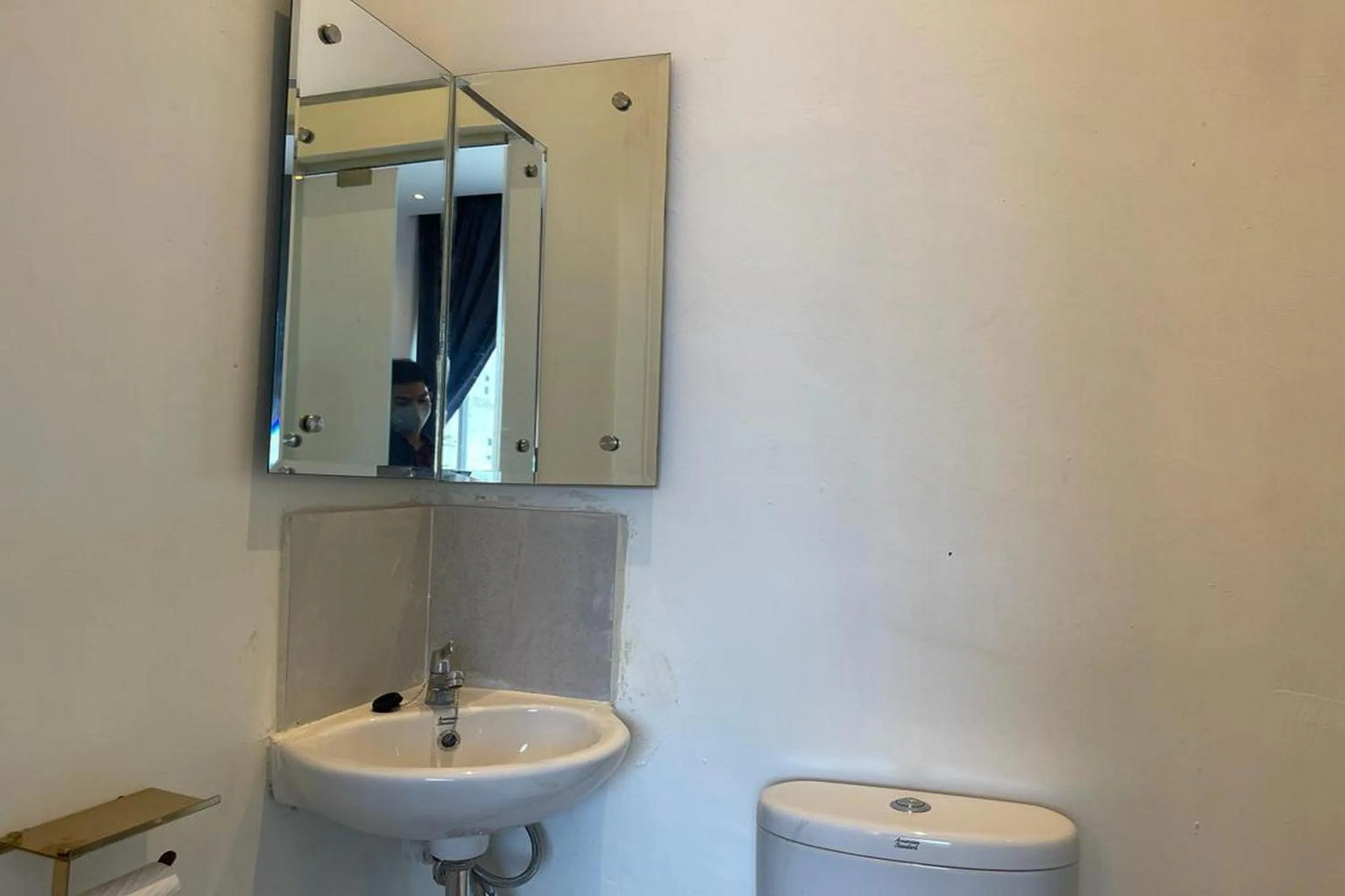 Bathroom in Hotel O Saril Riverside HomestayNearLapangan Musara Alun