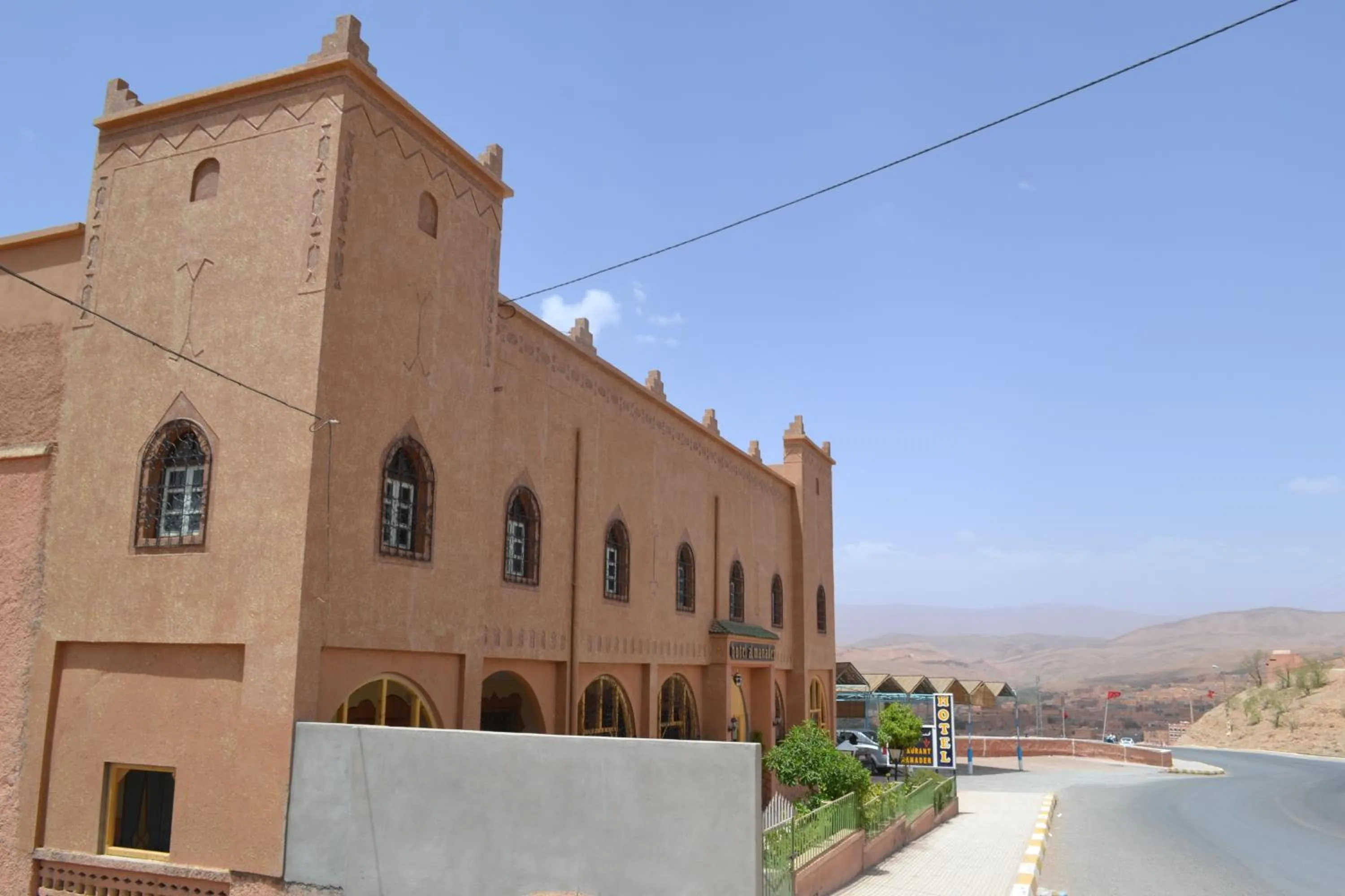Facade/entrance in Hotel Almanader