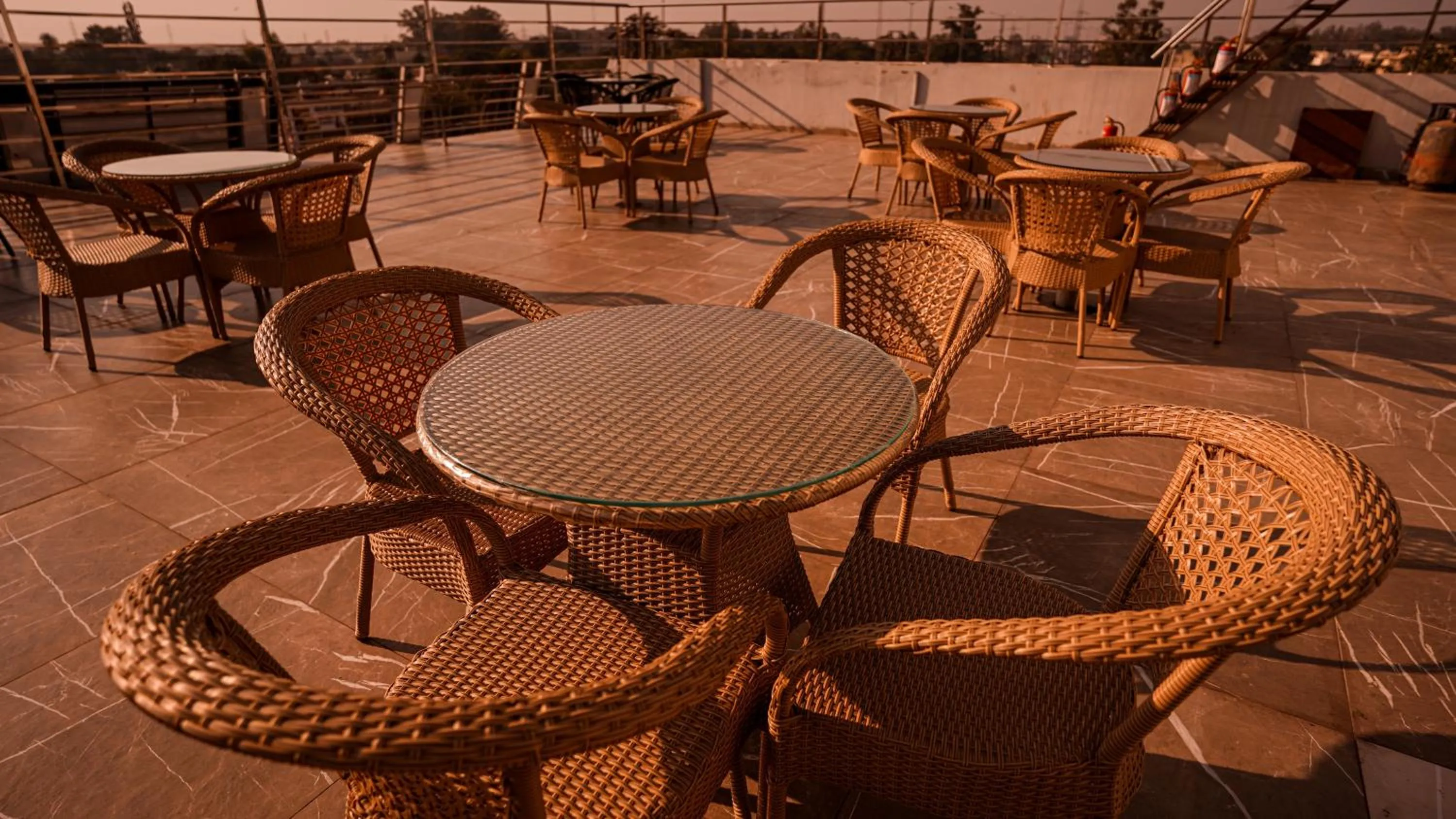 Restaurant/places to eat in Hotel Northwind Mohali