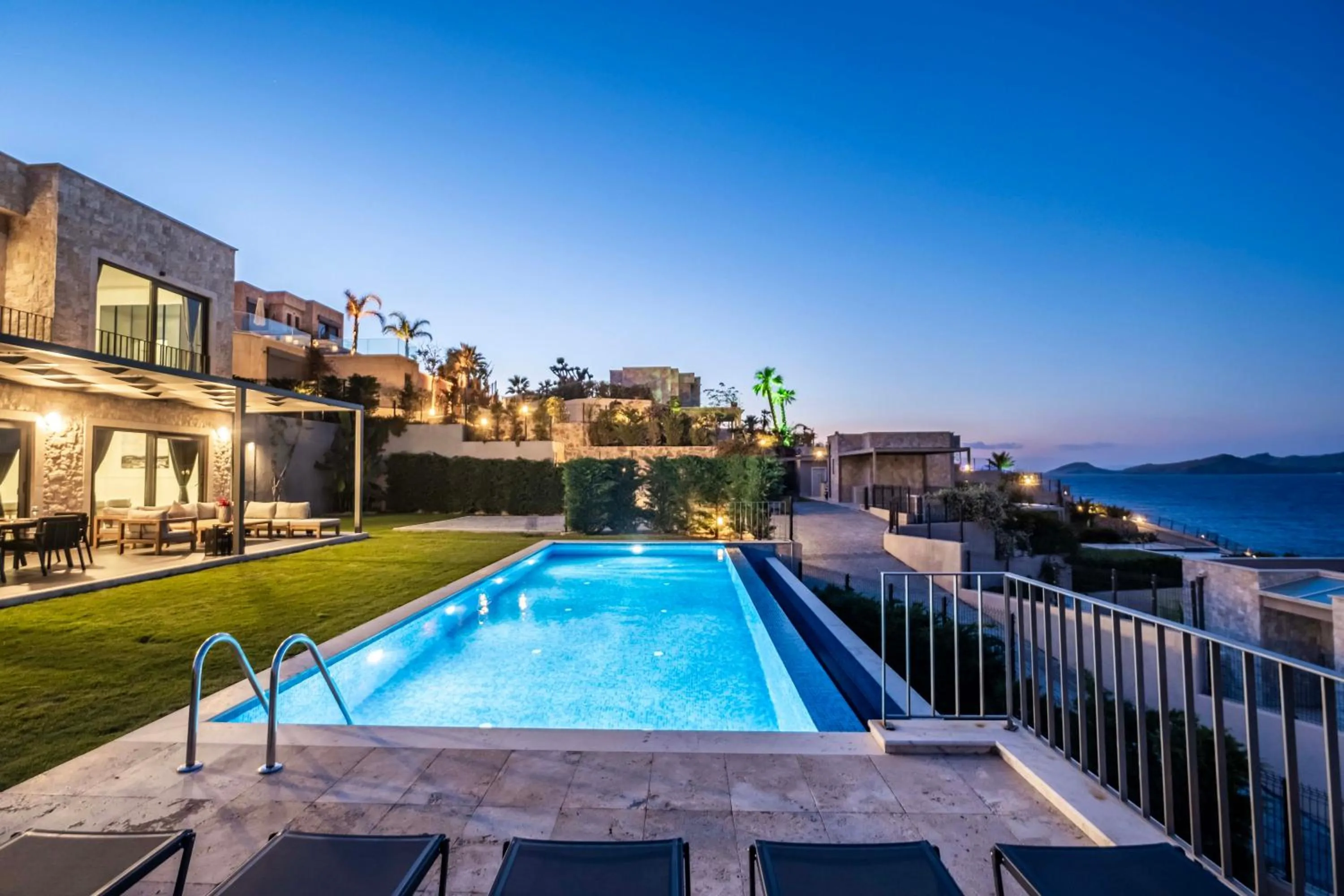 Swimming pool in Bovilla Hotel Salt Yalıkavak