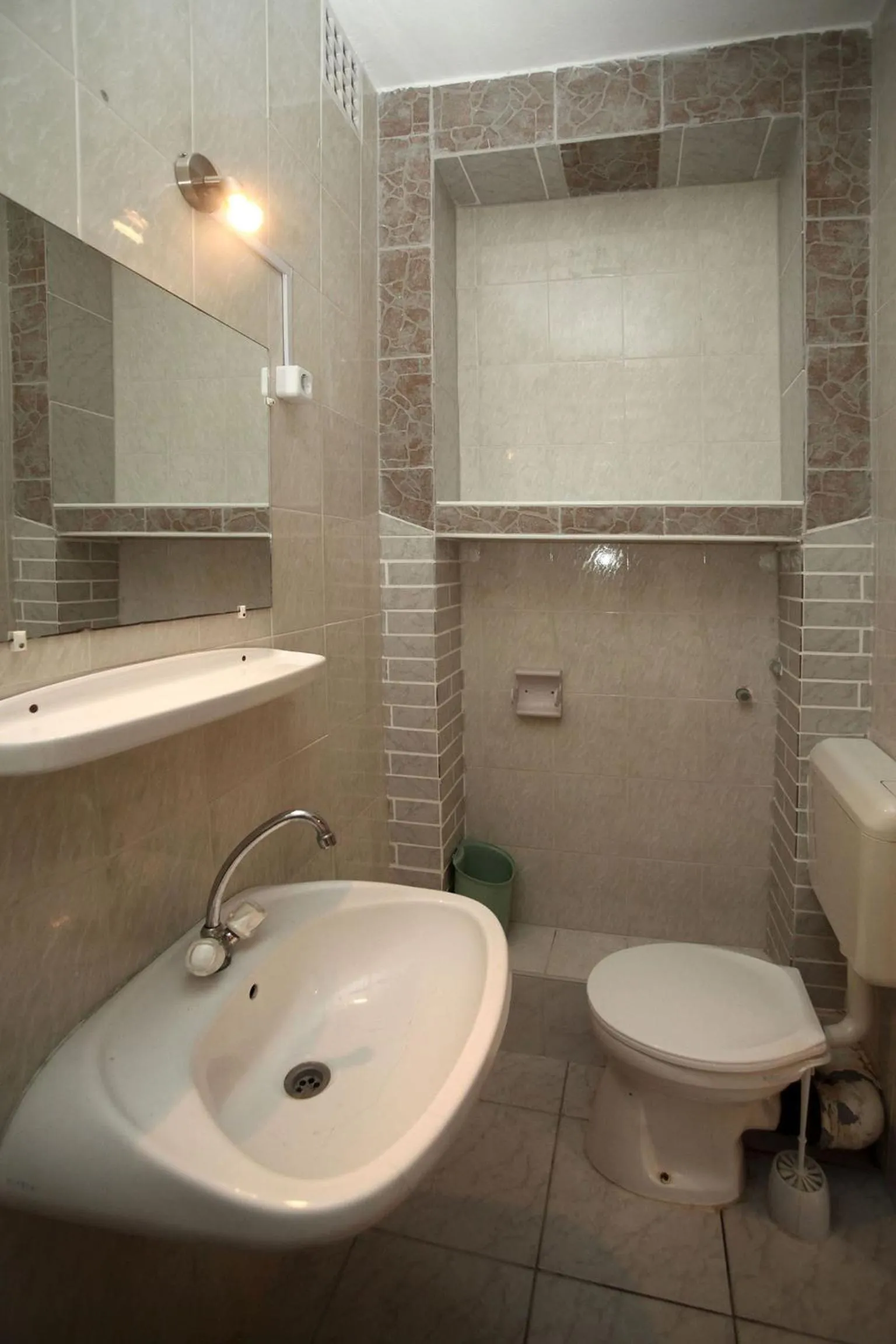 Shower, Bathroom in Csillagtúra Panzió