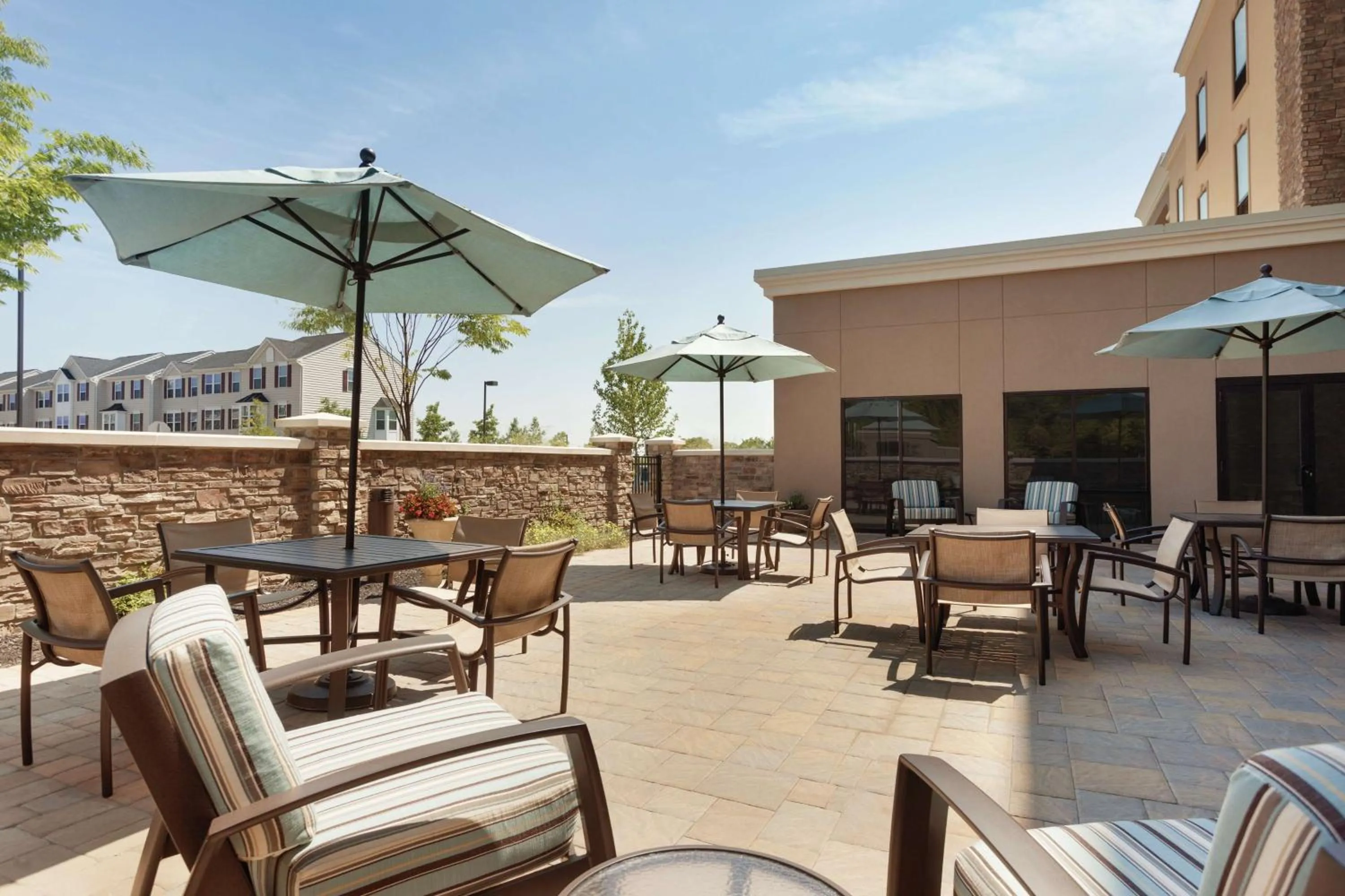 Patio in Hampton Inn & Suites Philadelphia Montgomeryville
