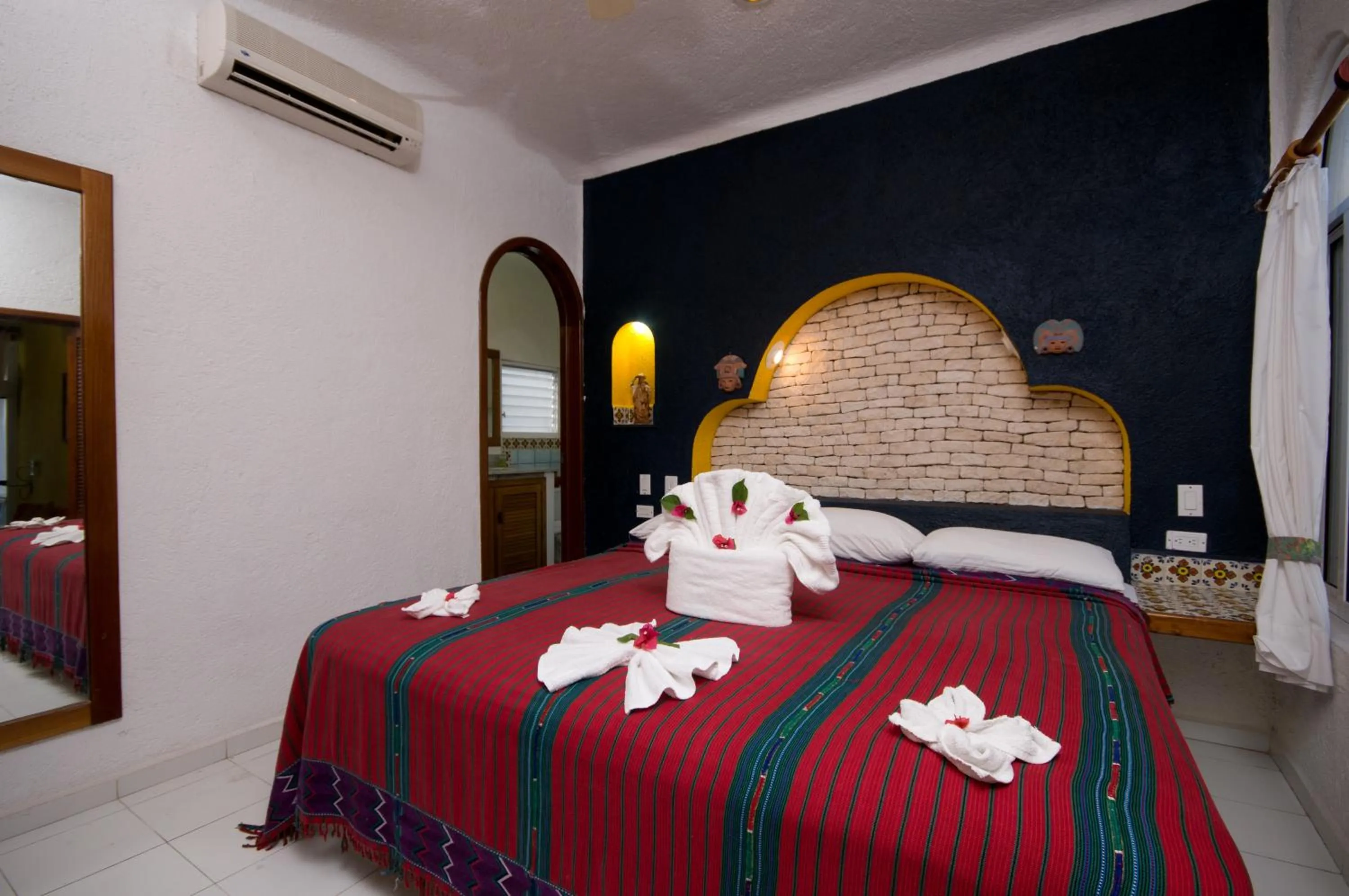 Bedroom, Bed in Del Sol Beachfront