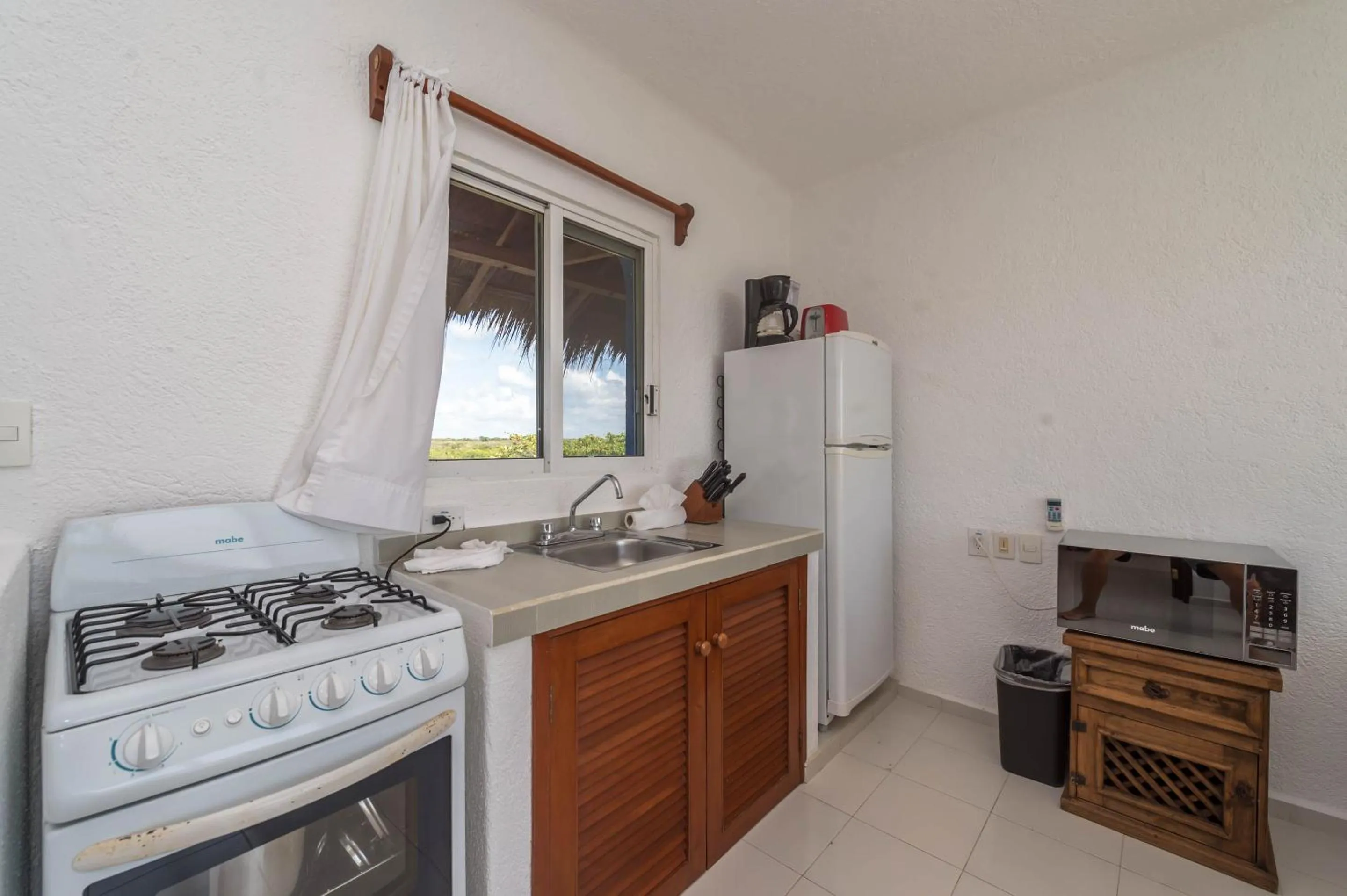 Kitchen or kitchenette in Del Sol Beachfront