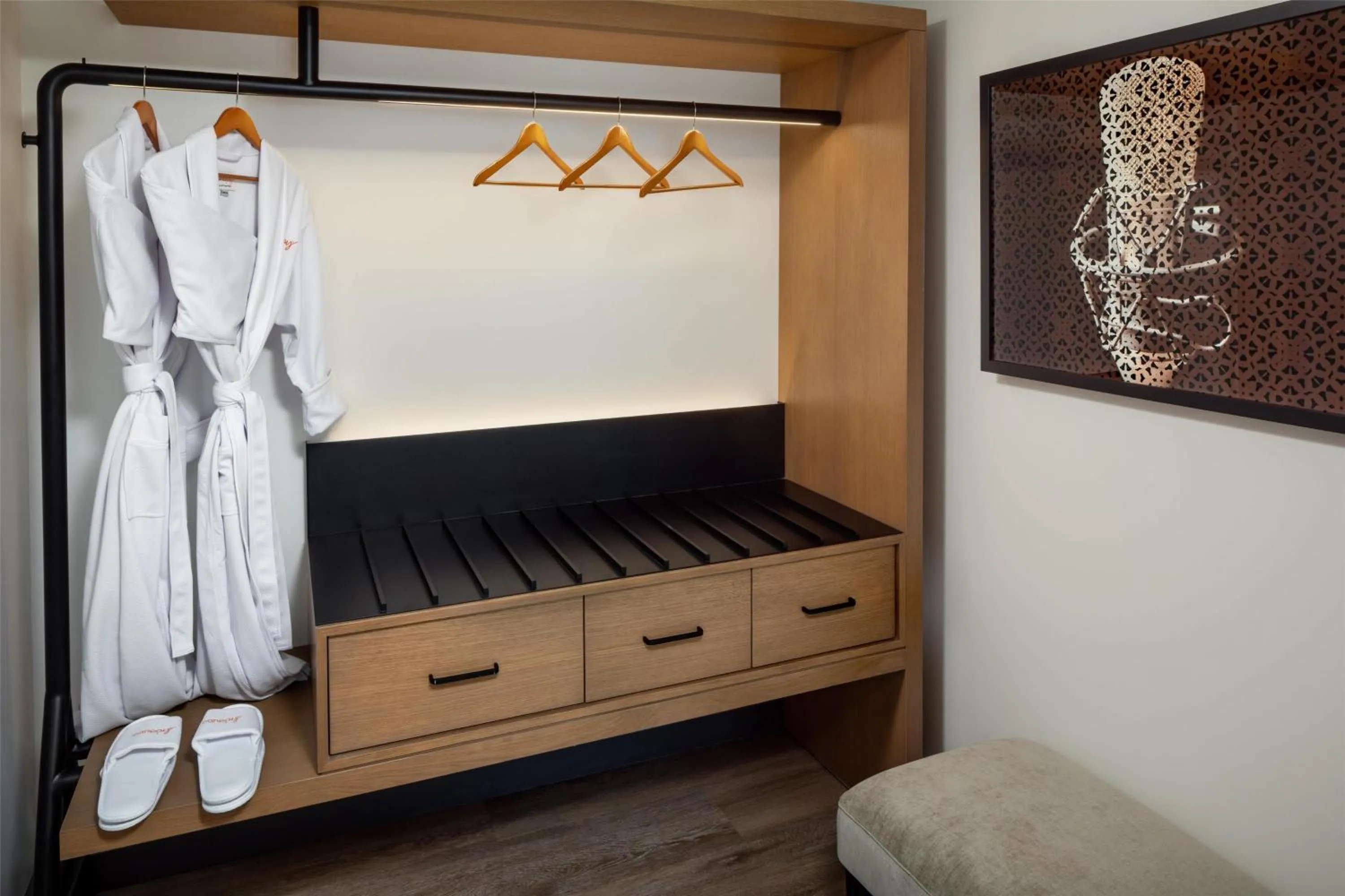 Photo of the whole room, Bed in Canopy By Hilton Nashville Downtown The Gulch