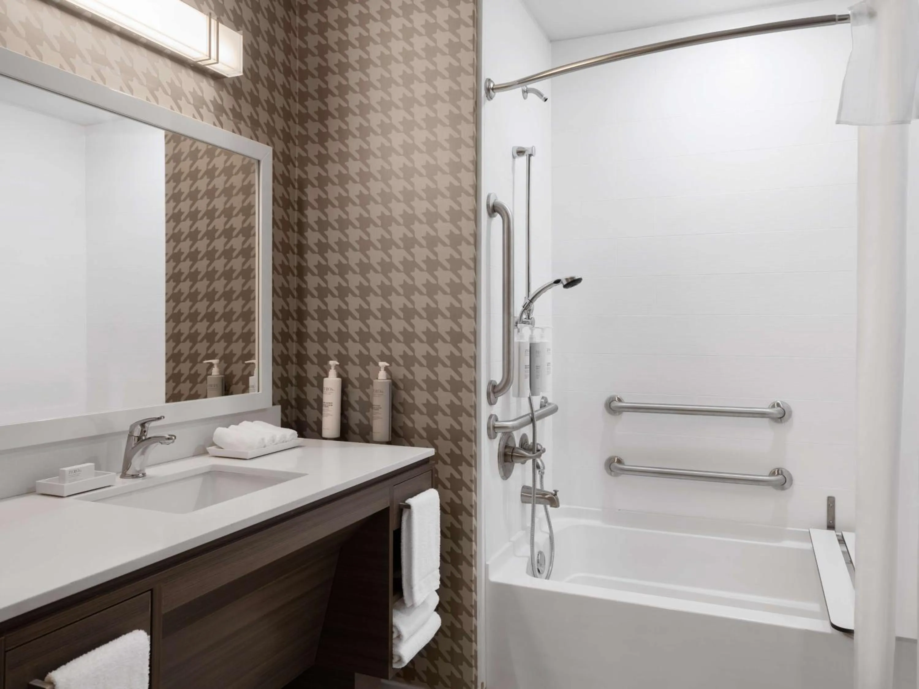 Bathroom in Home2 Suites By Hilton Brownsburg