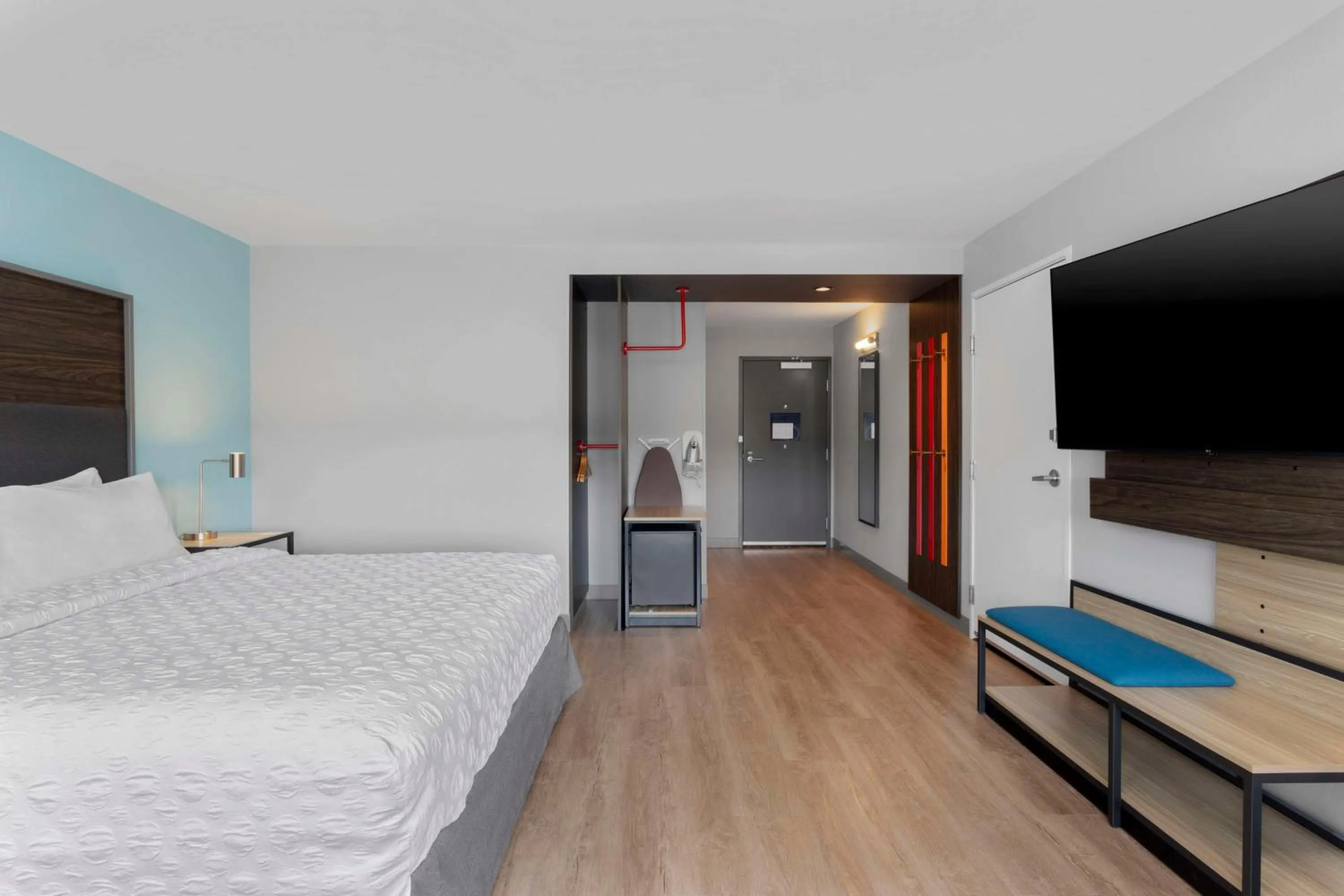 Bed in Tru By Hilton Lincoln East