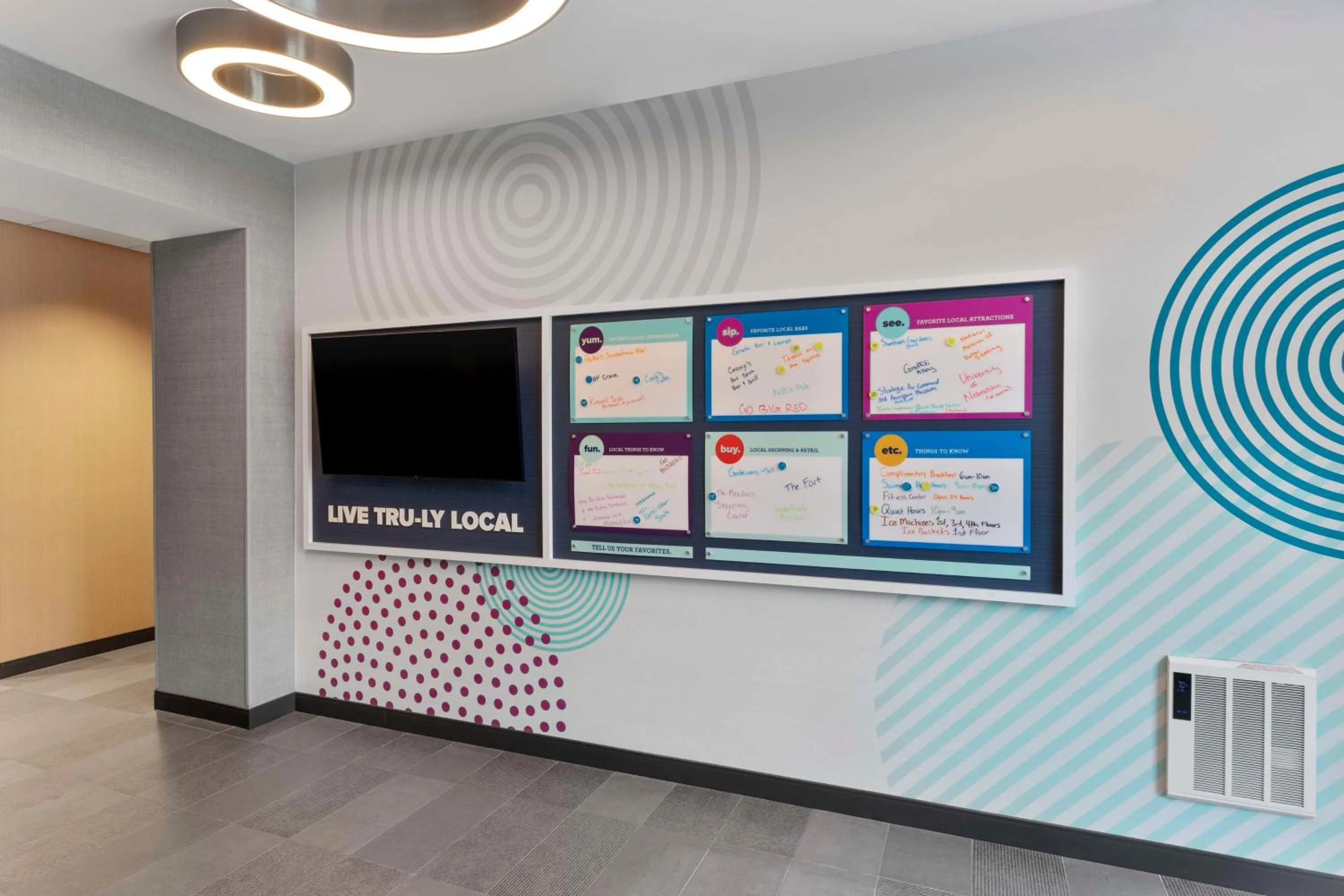 Lobby or reception in Tru By Hilton Lincoln East