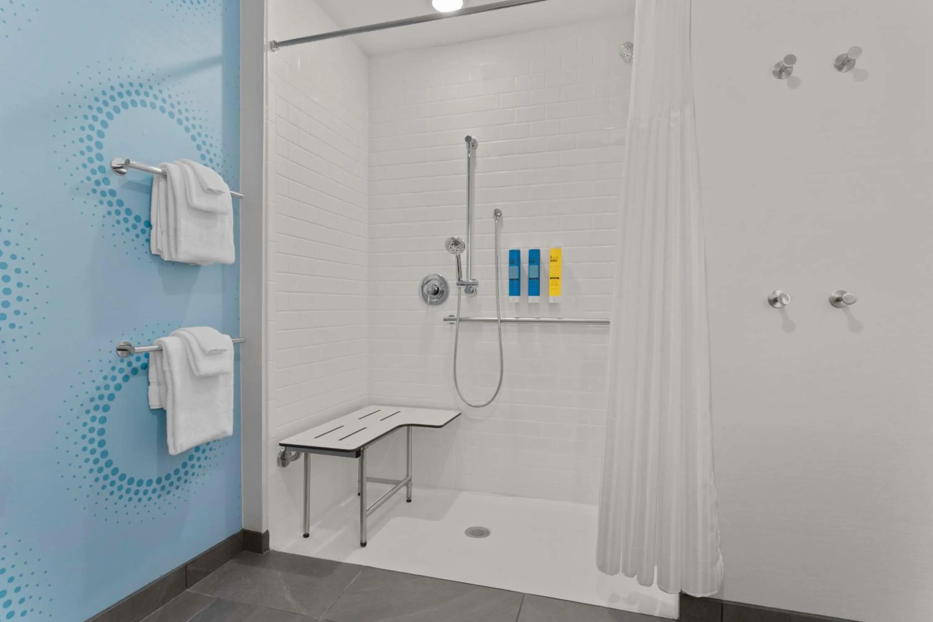 Bathroom in Tru By Hilton Lincoln East