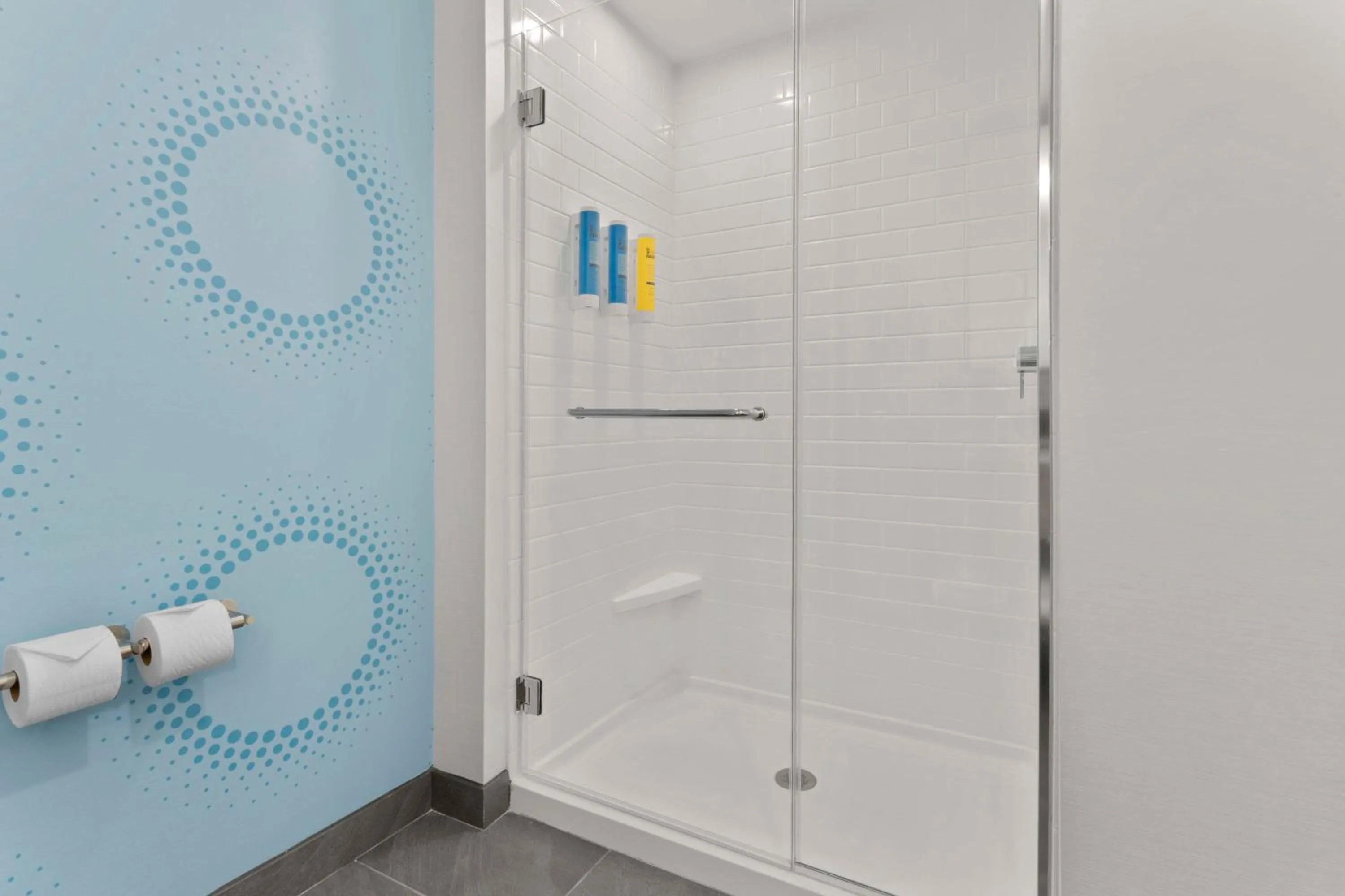 Bathroom in Tru By Hilton Lincoln East