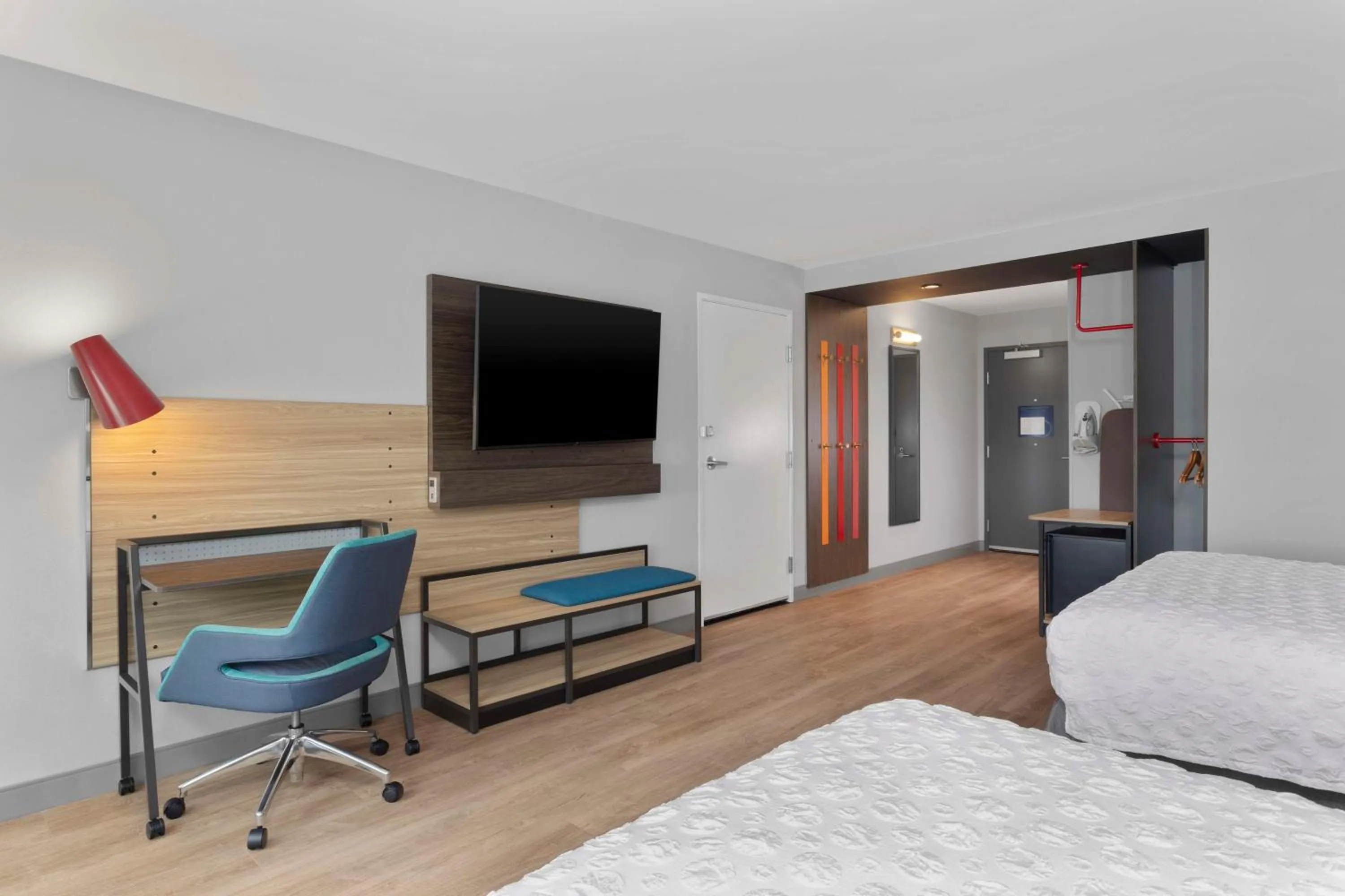 Bedroom, Bed in Tru By Hilton Lincoln East