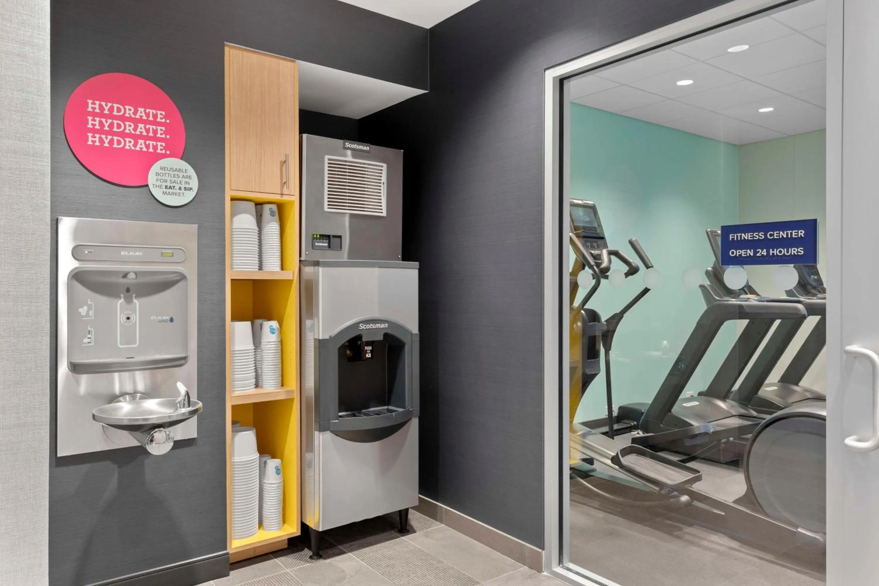 Dining area in Tru By Hilton Lincoln East