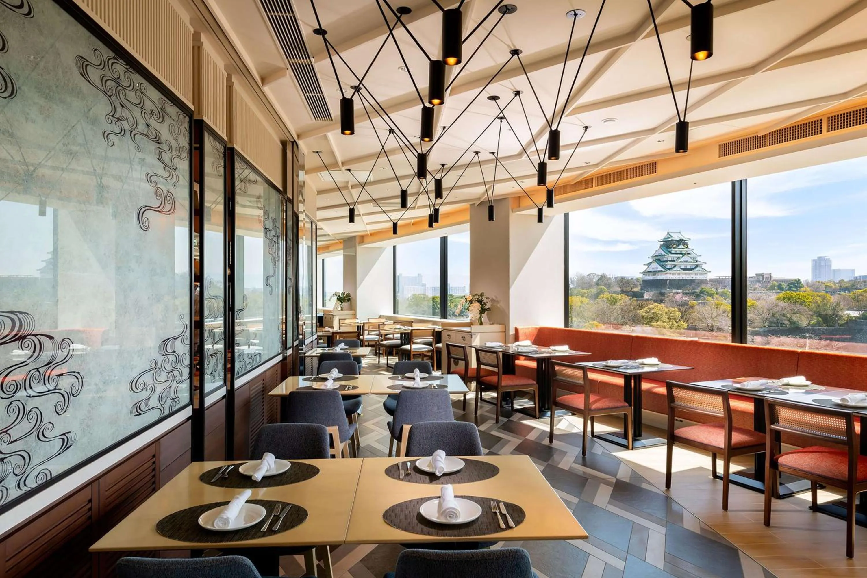 Restaurant/places to eat in DoubleTree by Hilton Osaka Castle