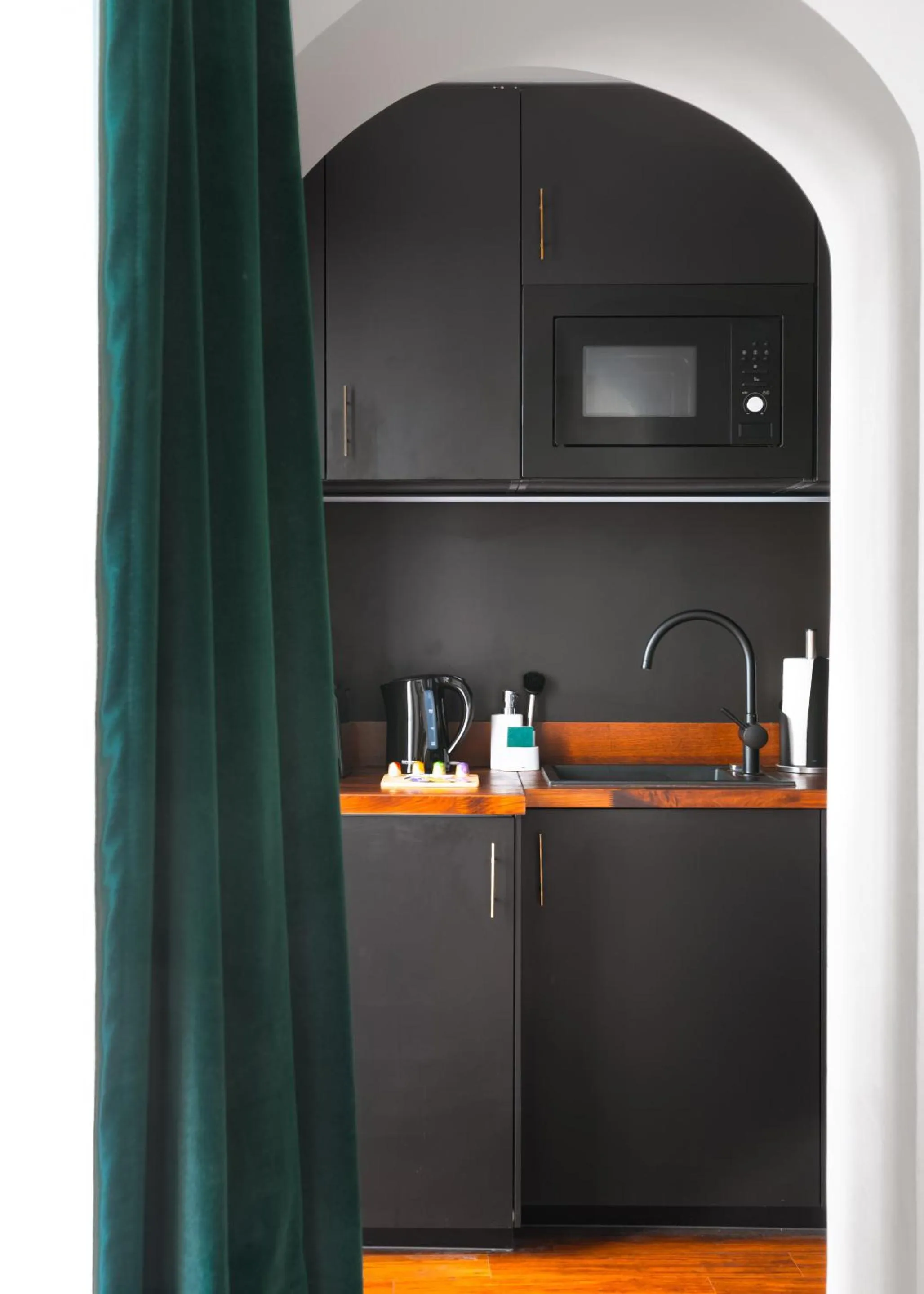 Coffee/tea facilities in Limehome Paris Montmartre