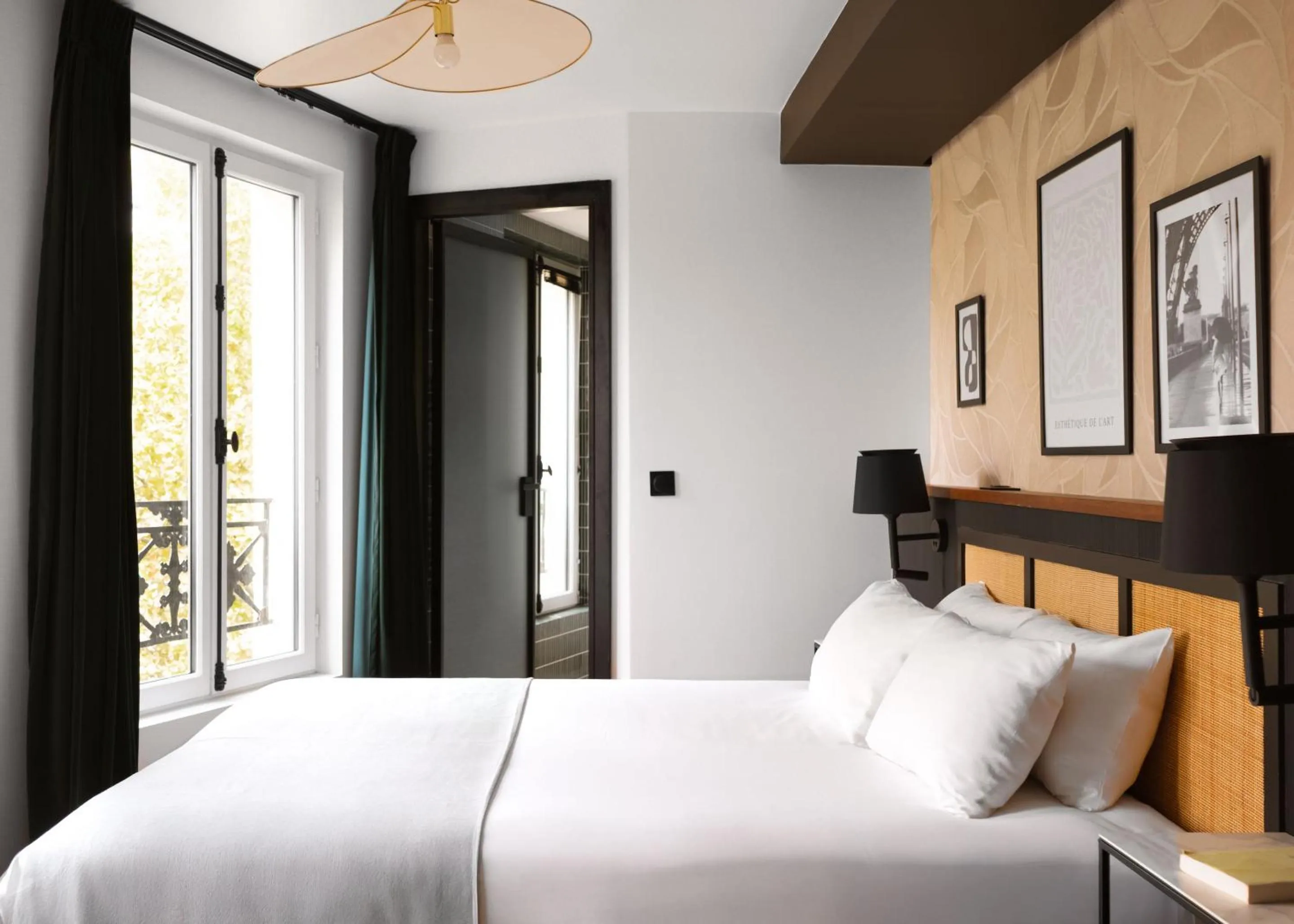 Bed in Limehome Paris Montmartre