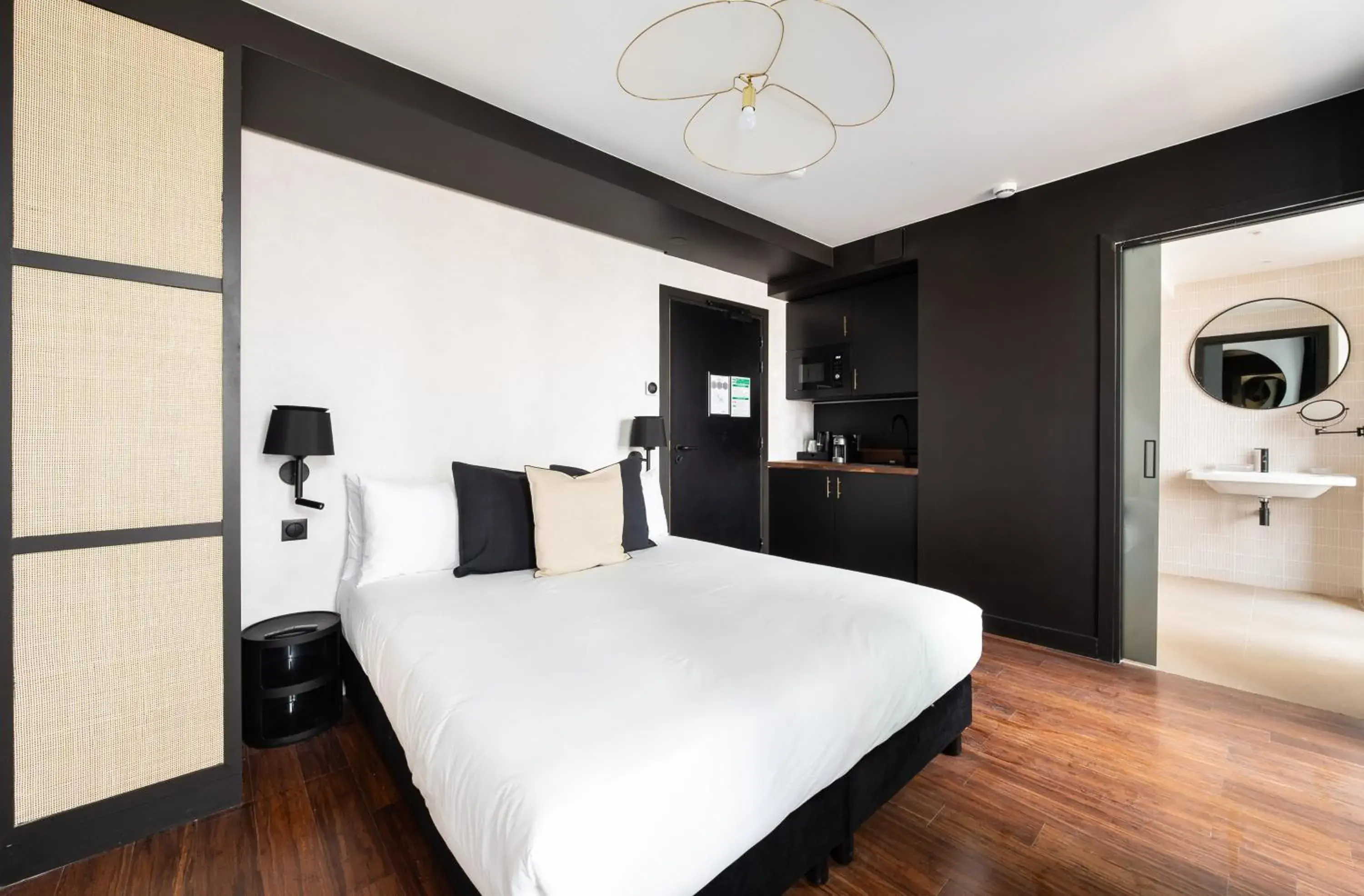 Apartment with Balcony in Limehome Paris Montmartre Apartment with Balcony in Limehome Paris Montmartre