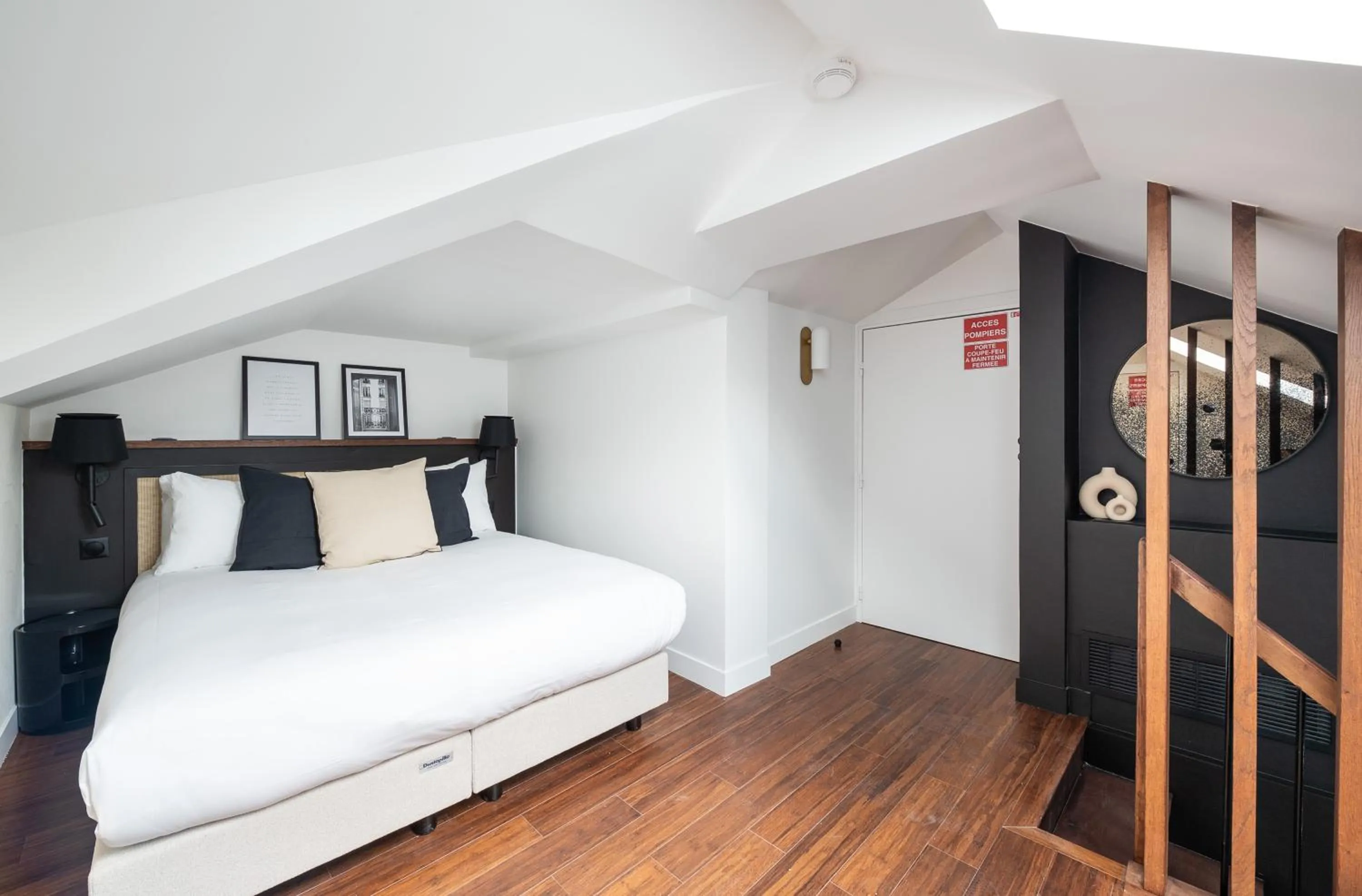 Duplex Apartment in Limehome Paris Montmartre