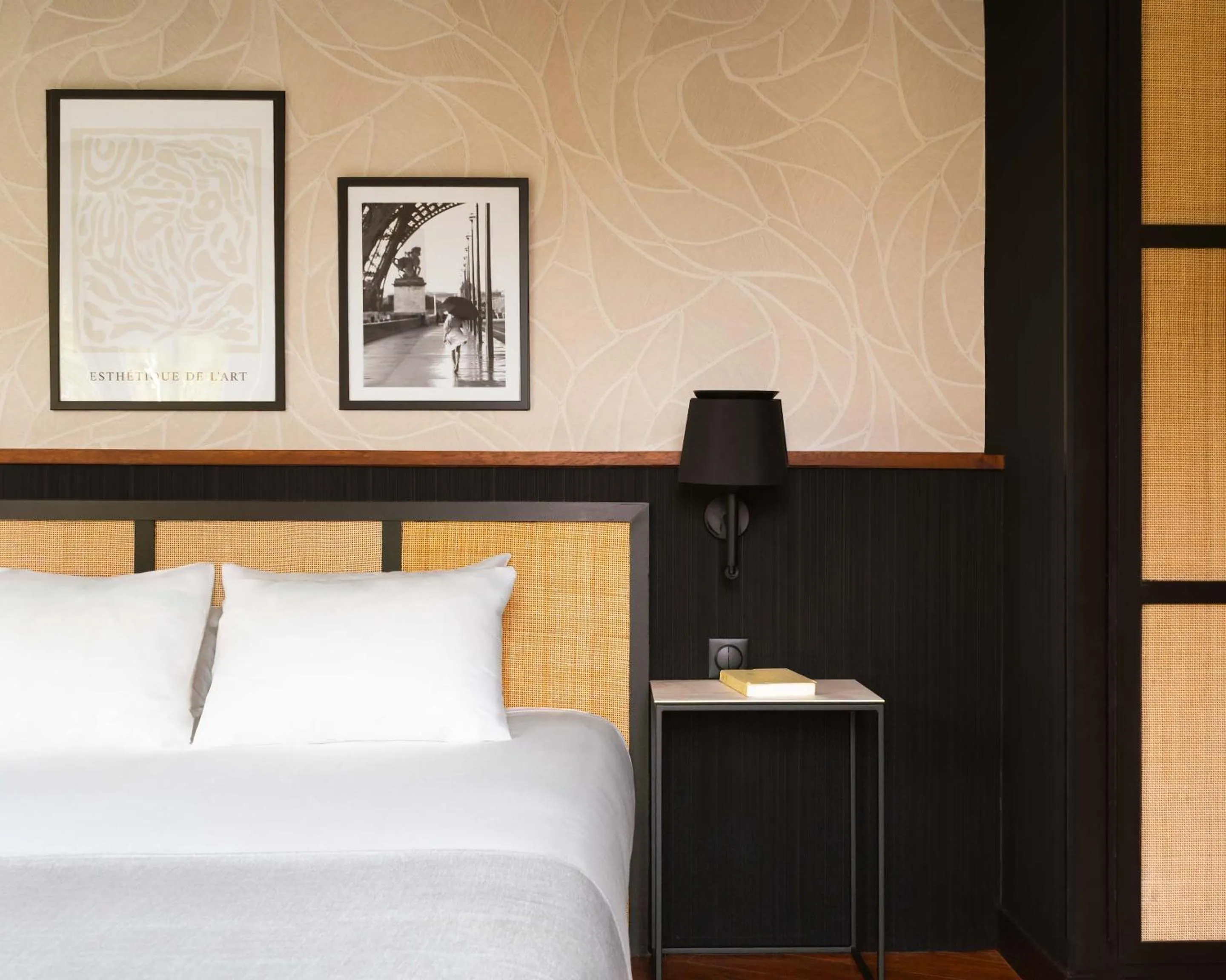 Bed in Limehome Paris Montmartre