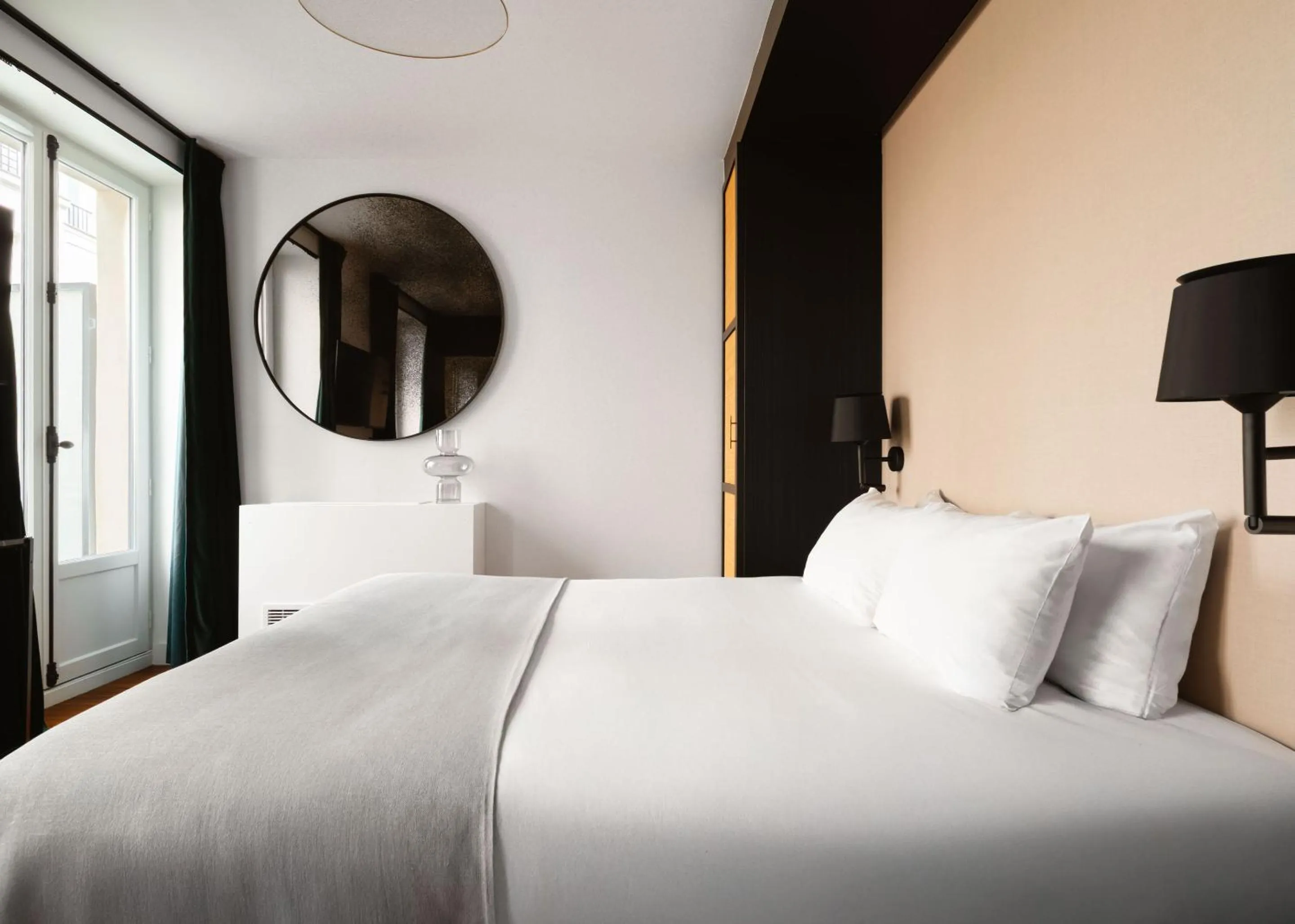 Bed in Limehome Paris Montmartre