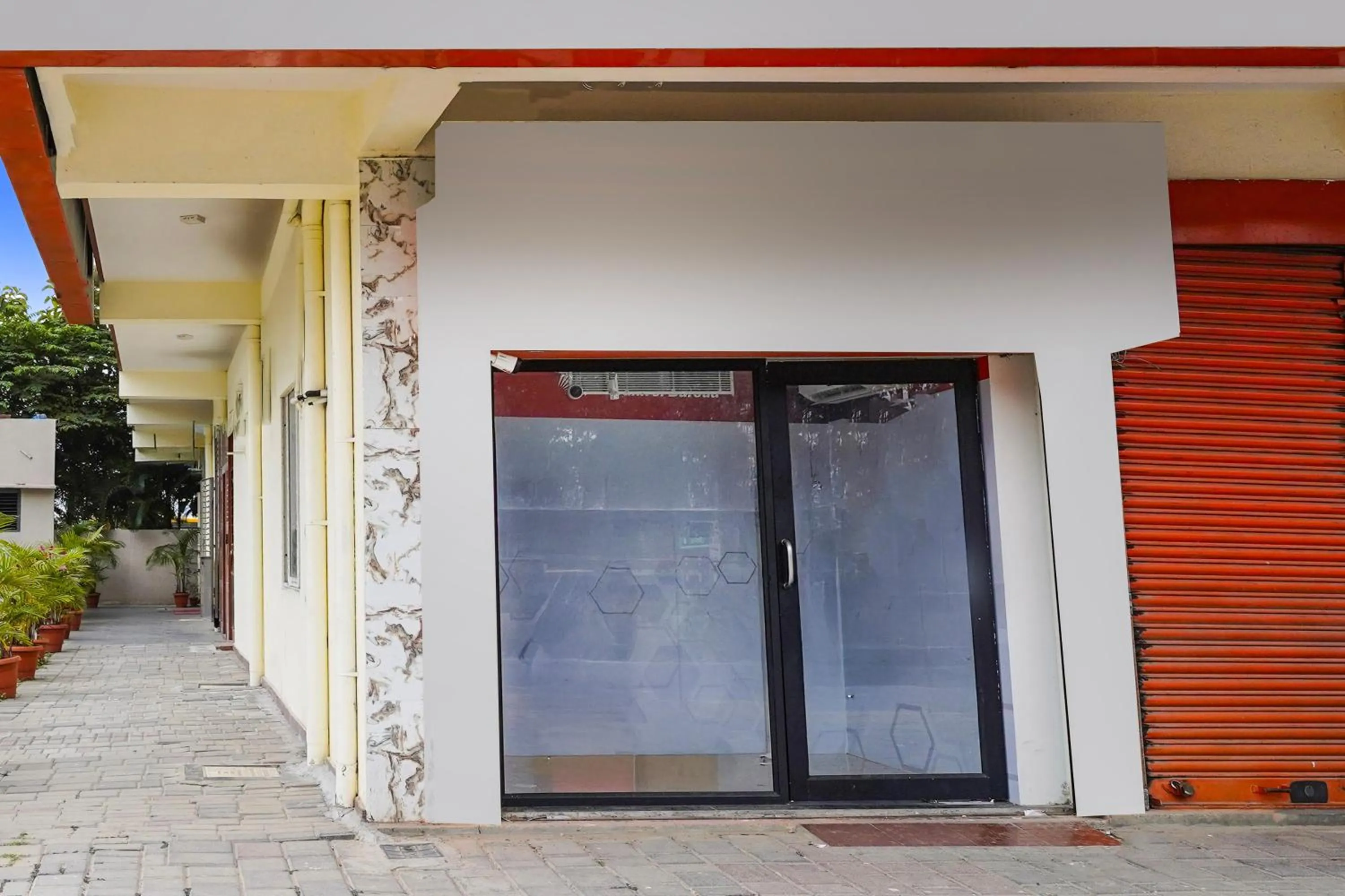 Facade/entrance in Super Townhouse Bidadi Formerly Royal Garuda