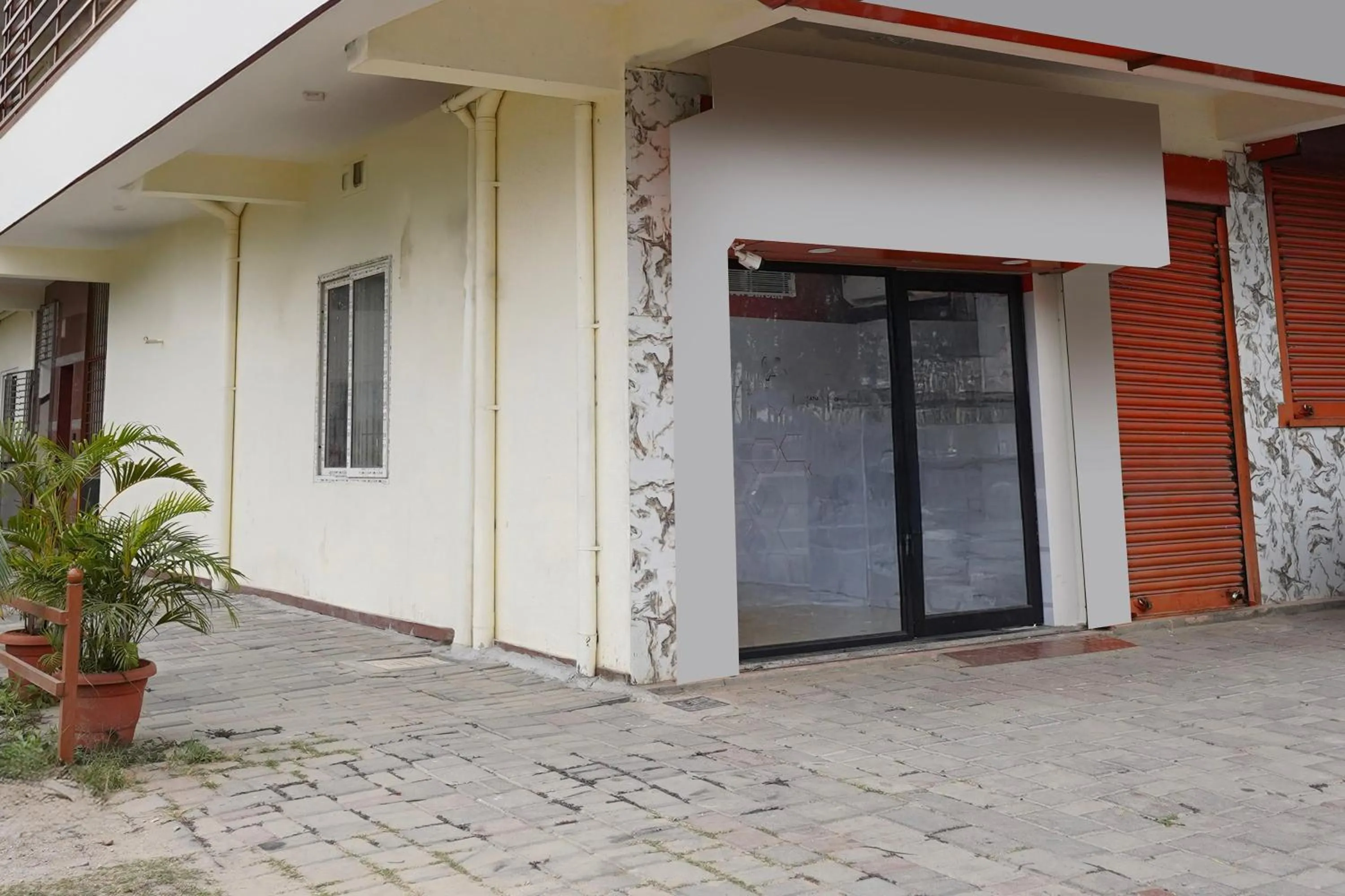 Facade/entrance in Super Townhouse Bidadi Formerly Royal Garuda