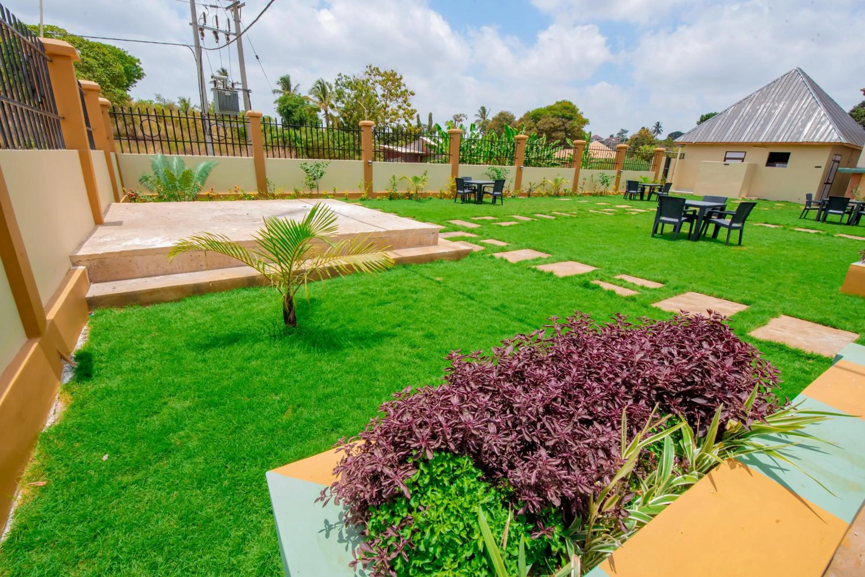 Garden in WILIVINA HOTEL