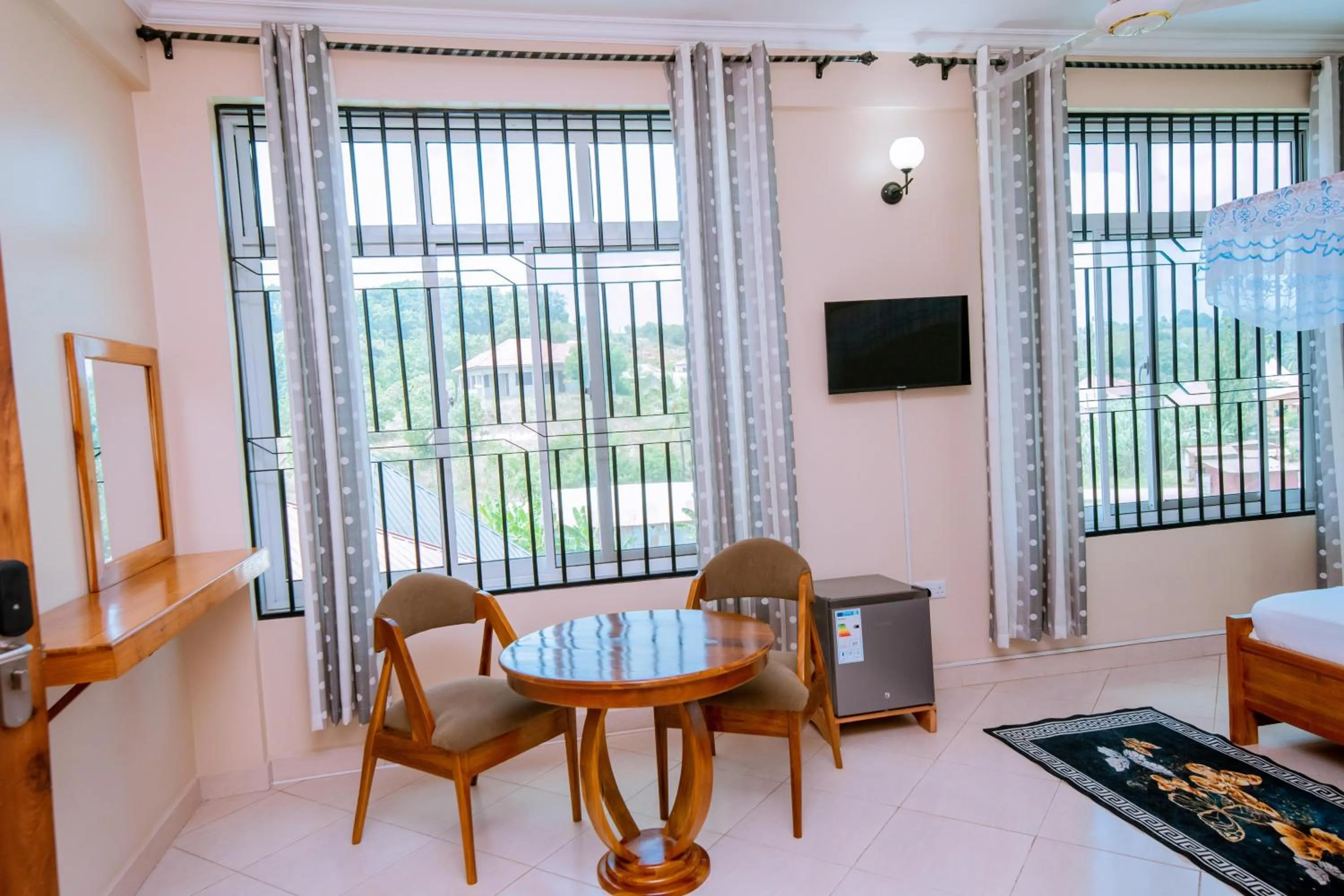 Communal lounge/ TV room in WILIVINA HOTEL