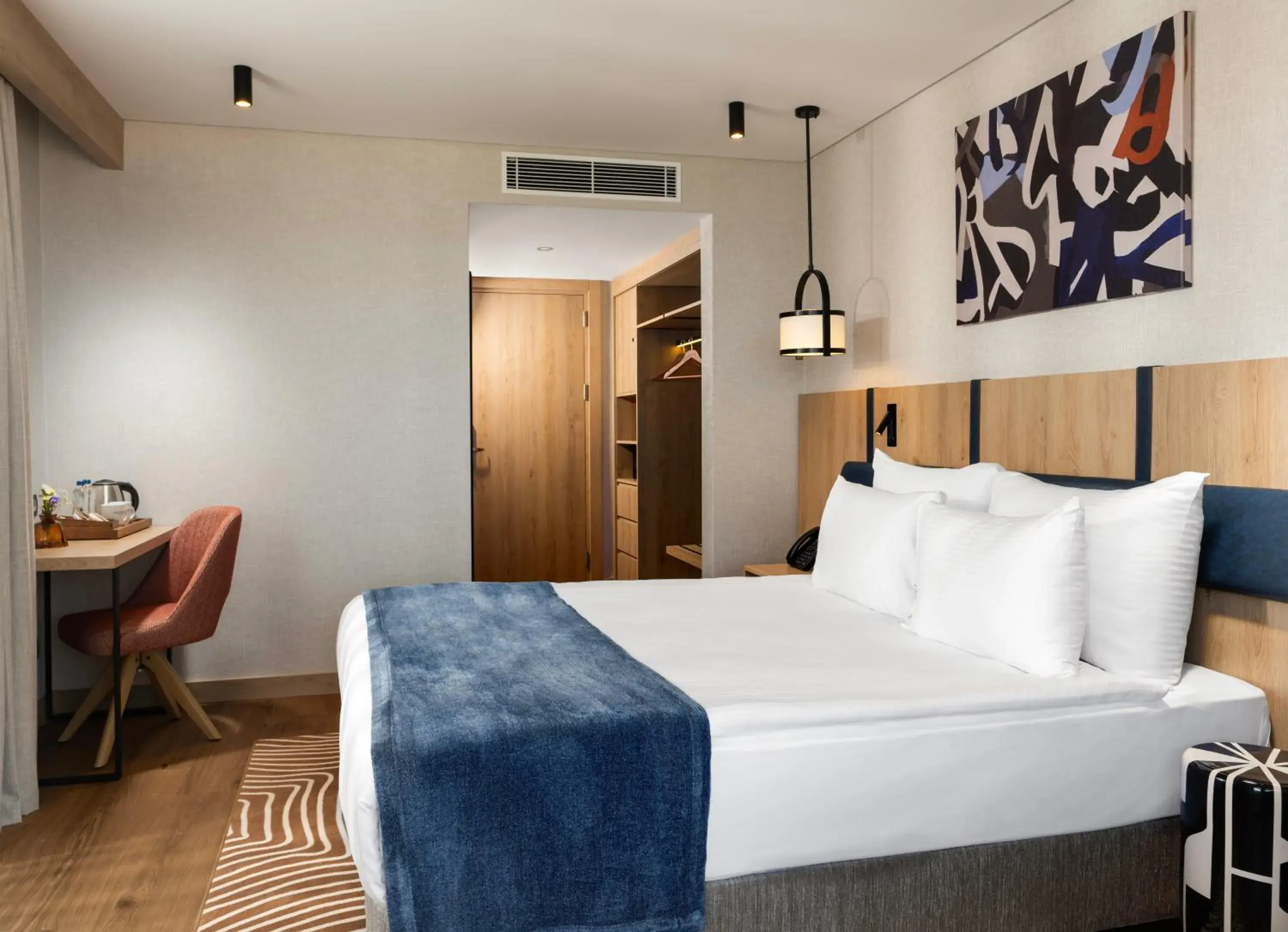 Trendy Room with Queen Size Bed in Elite World Kuşadası Trendy Room with Queen Size Bed in Elite World Kuşadası