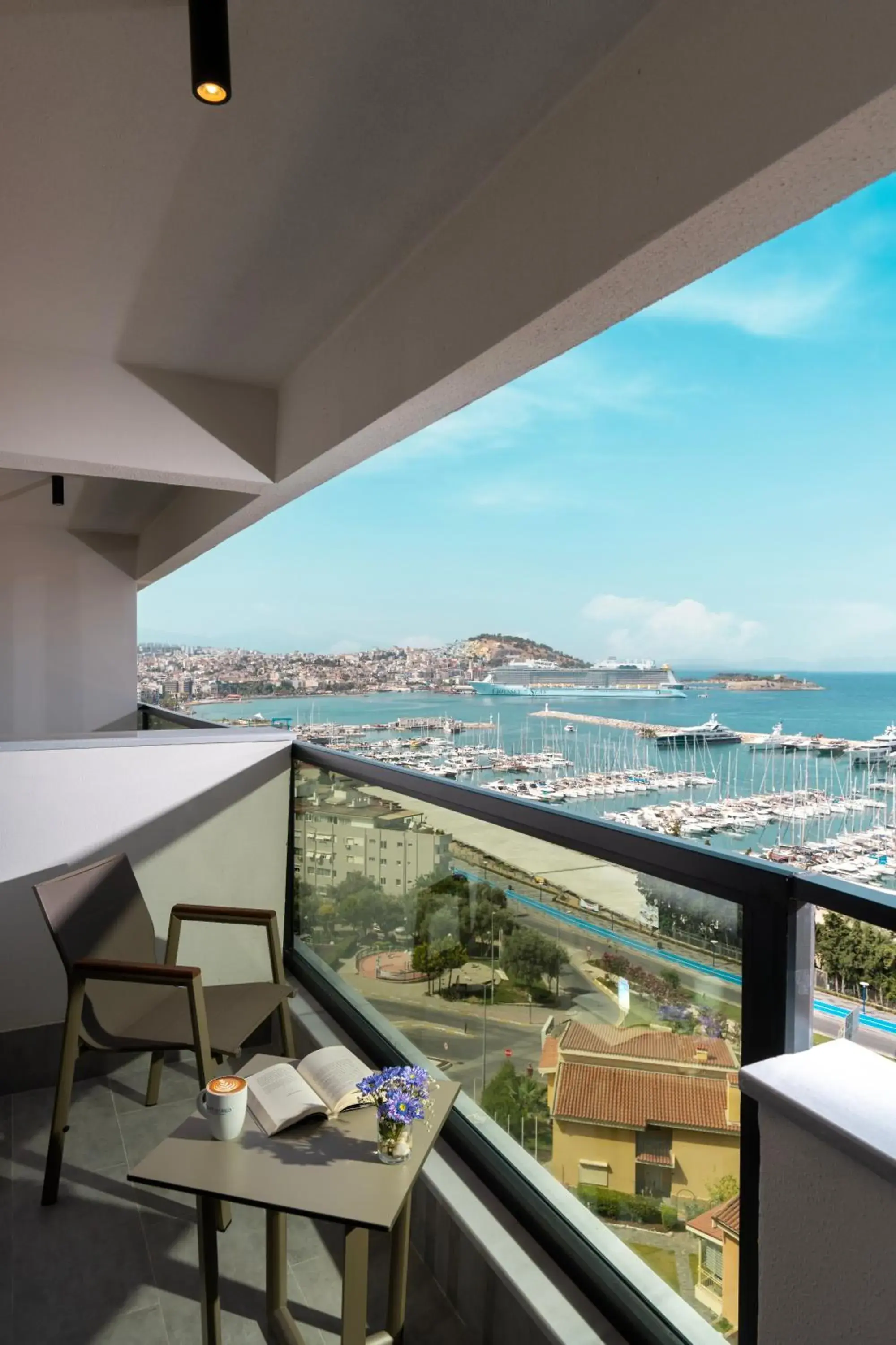 Superior Room with Queen Size Bed, Sea View in Elite World Kuşadası Superior Room with Queen Size Bed, Sea View in Elite World Kuşadası