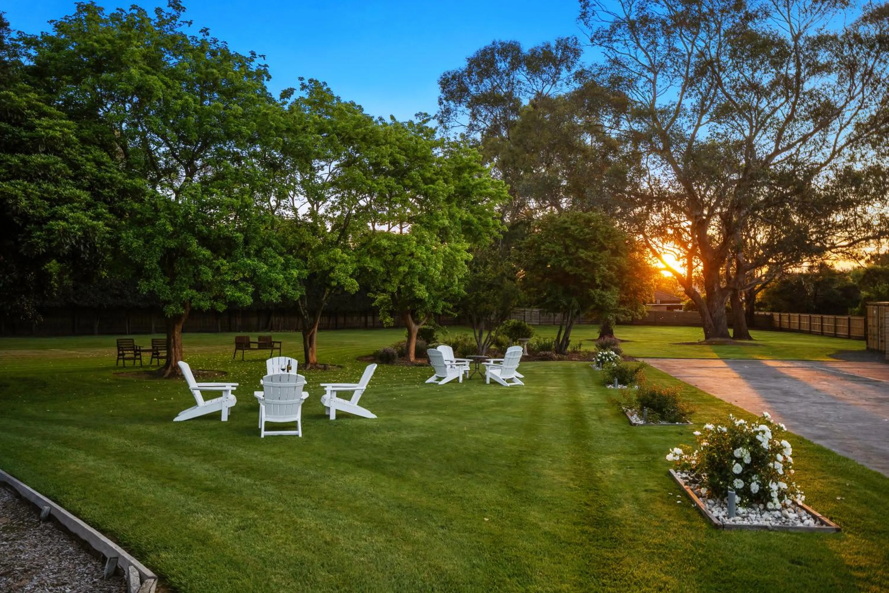 Spring in Healesville Motor Inn