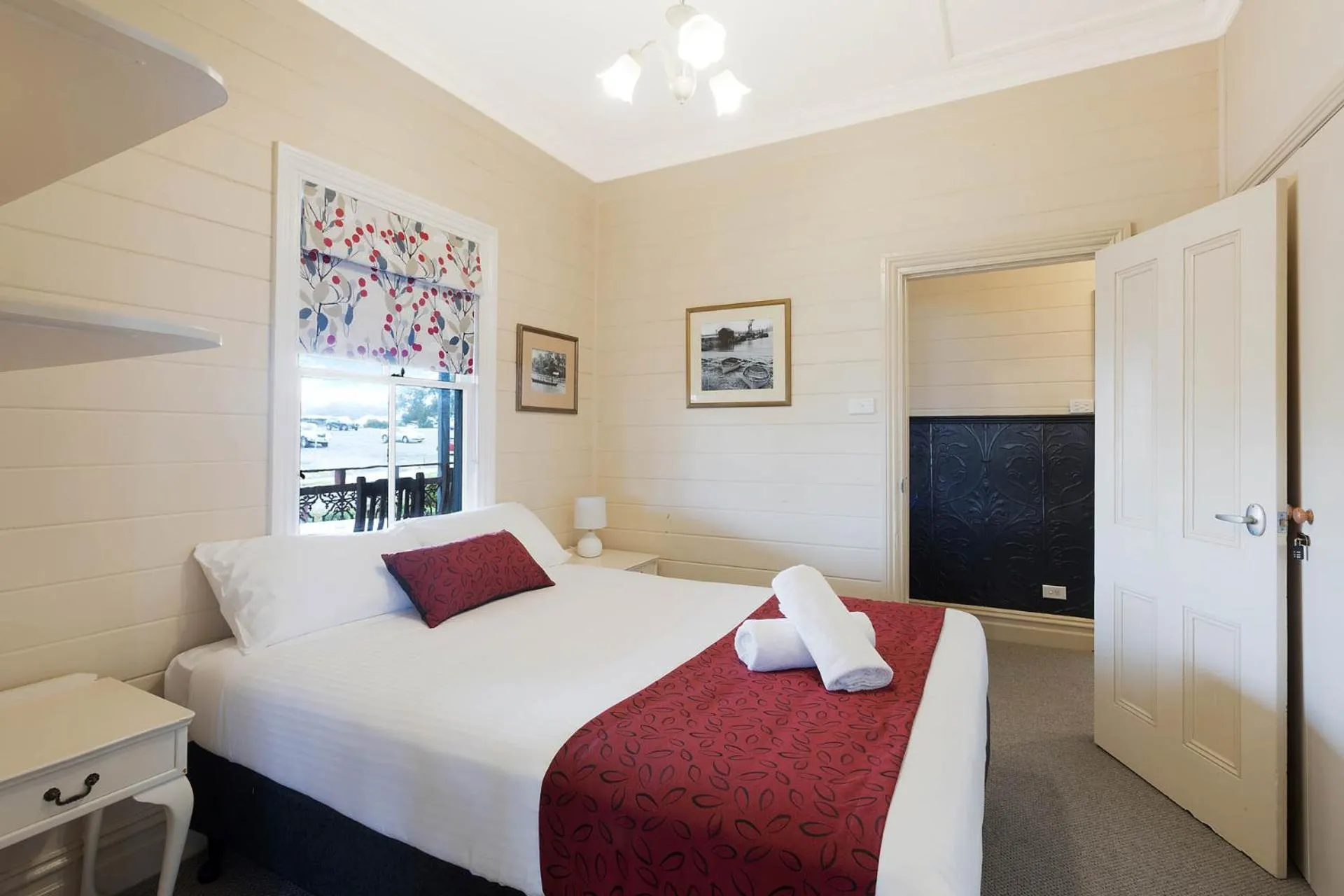 Bed in Heritage House Motel & Units