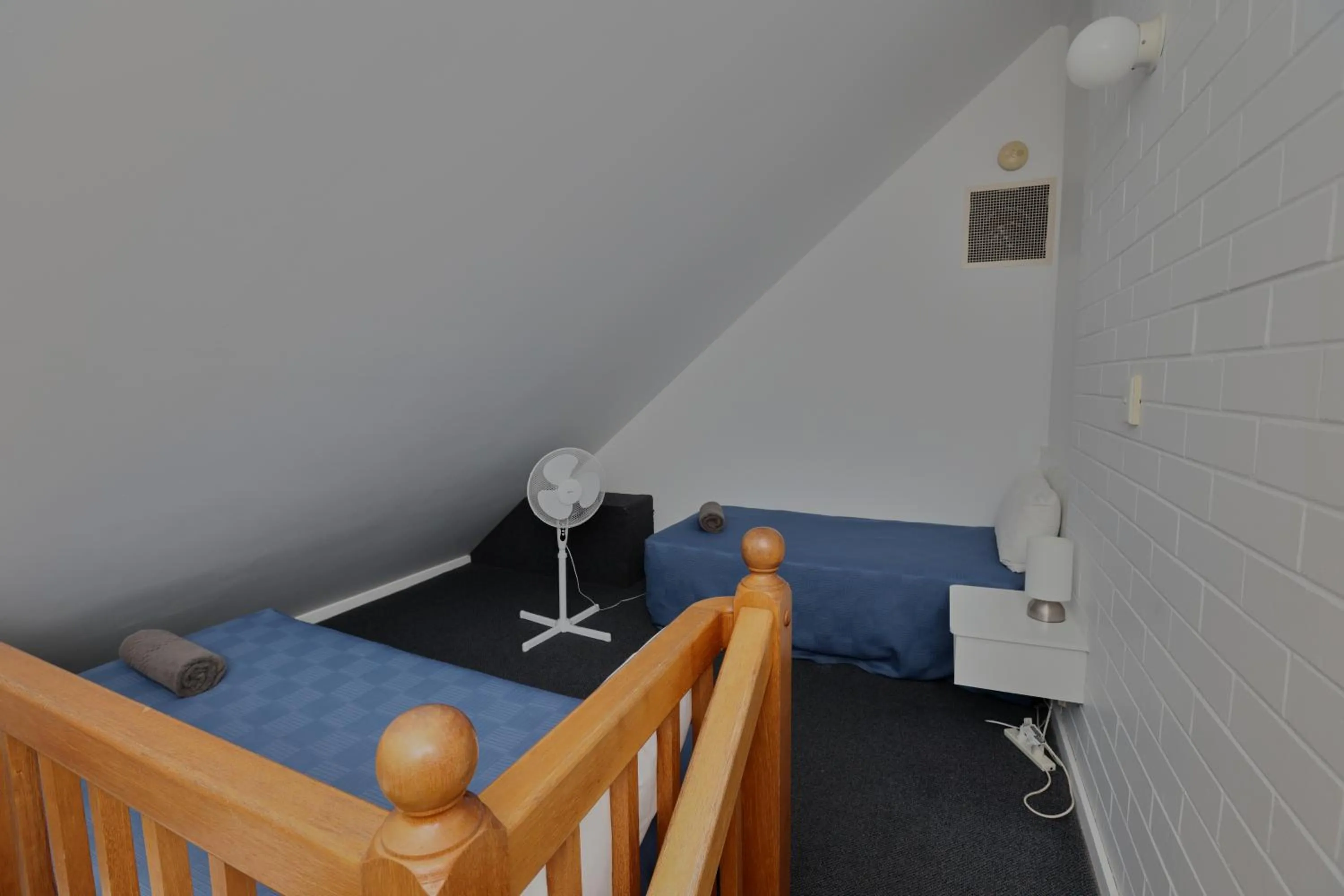 Bed in Dalby Manor Motor Inn