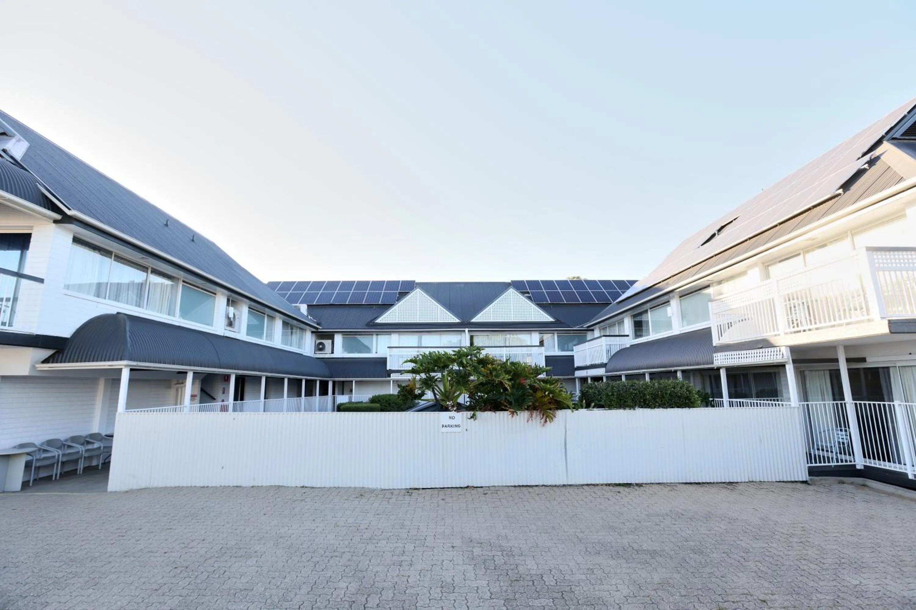 Property building in Dalby Manor Motor Inn