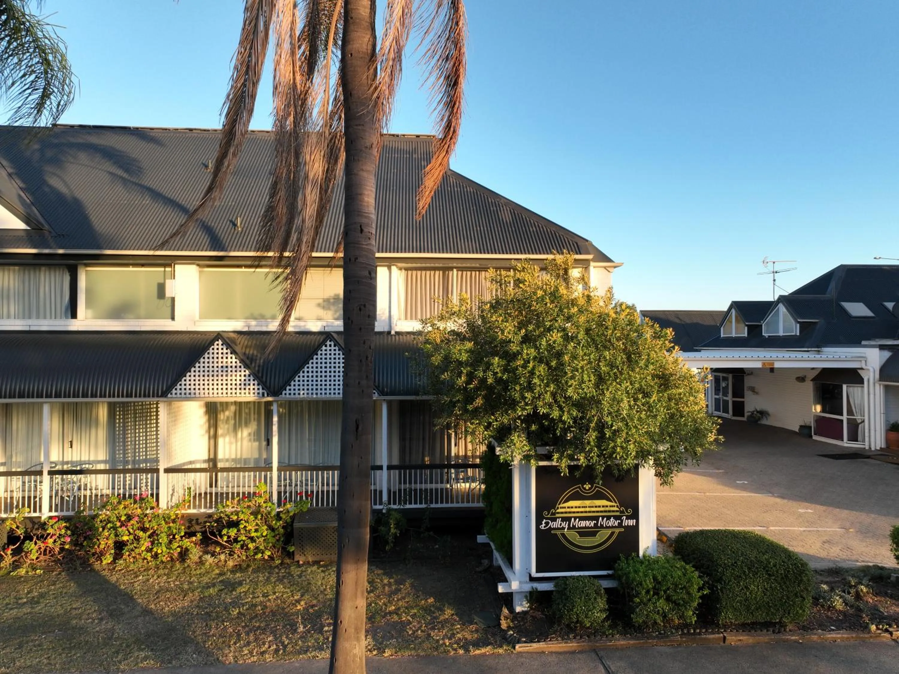 Property building in Dalby Manor Motor Inn