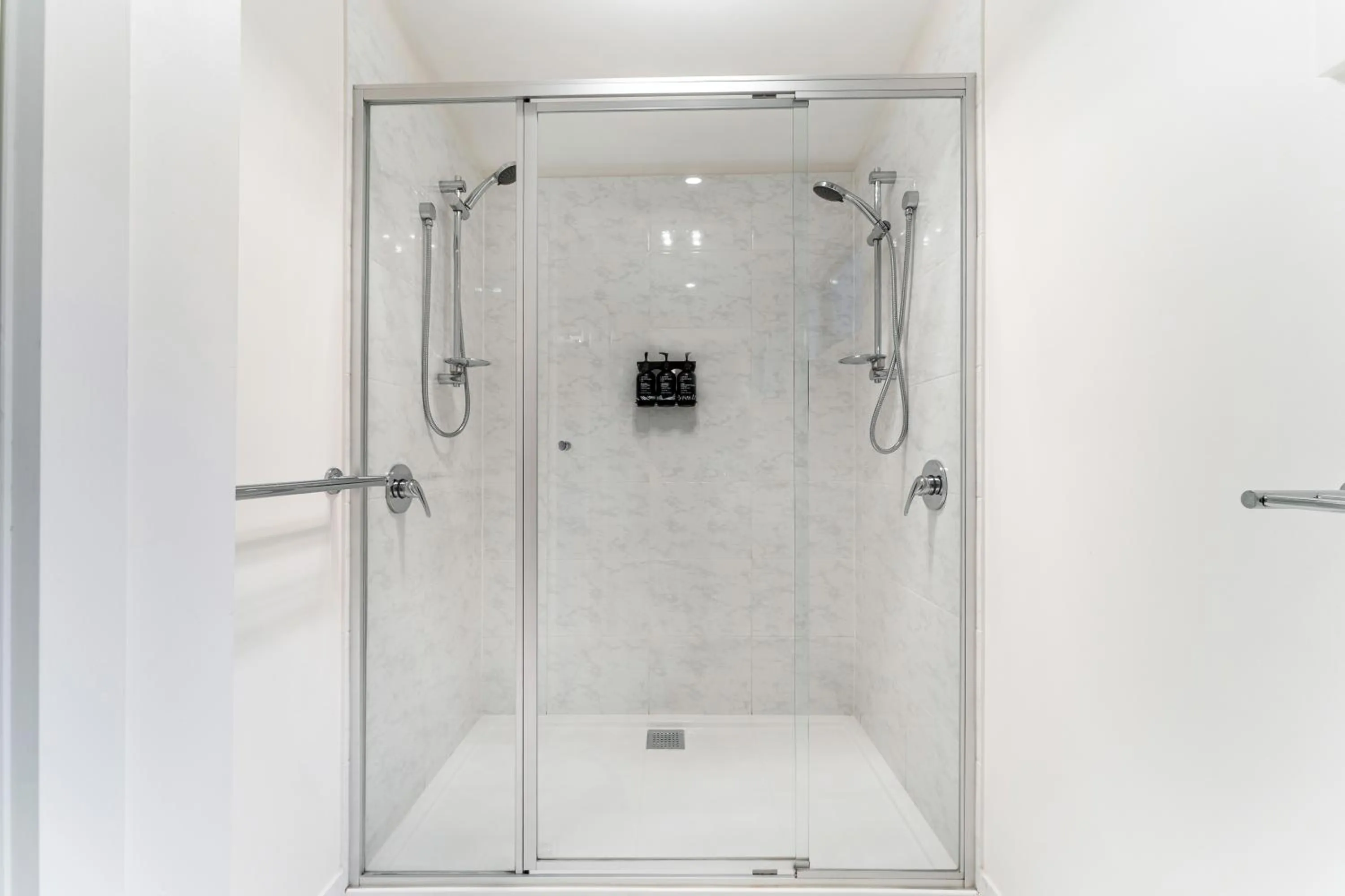 Bathroom in BIG4 Tasman Holiday Parks - Bright